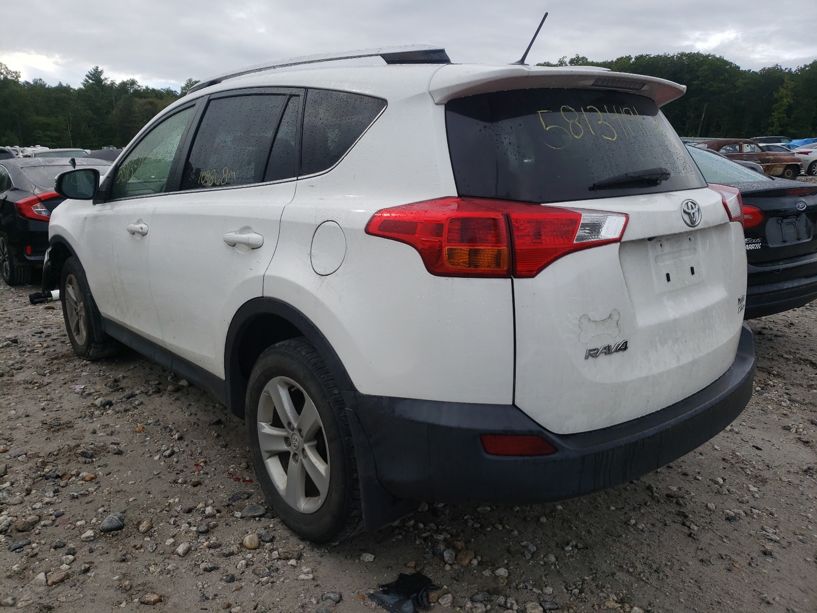 Photo 3 from auction – 2014 TOYOTA RAV4 XLE with VIN JTMRFREV7EJ007642