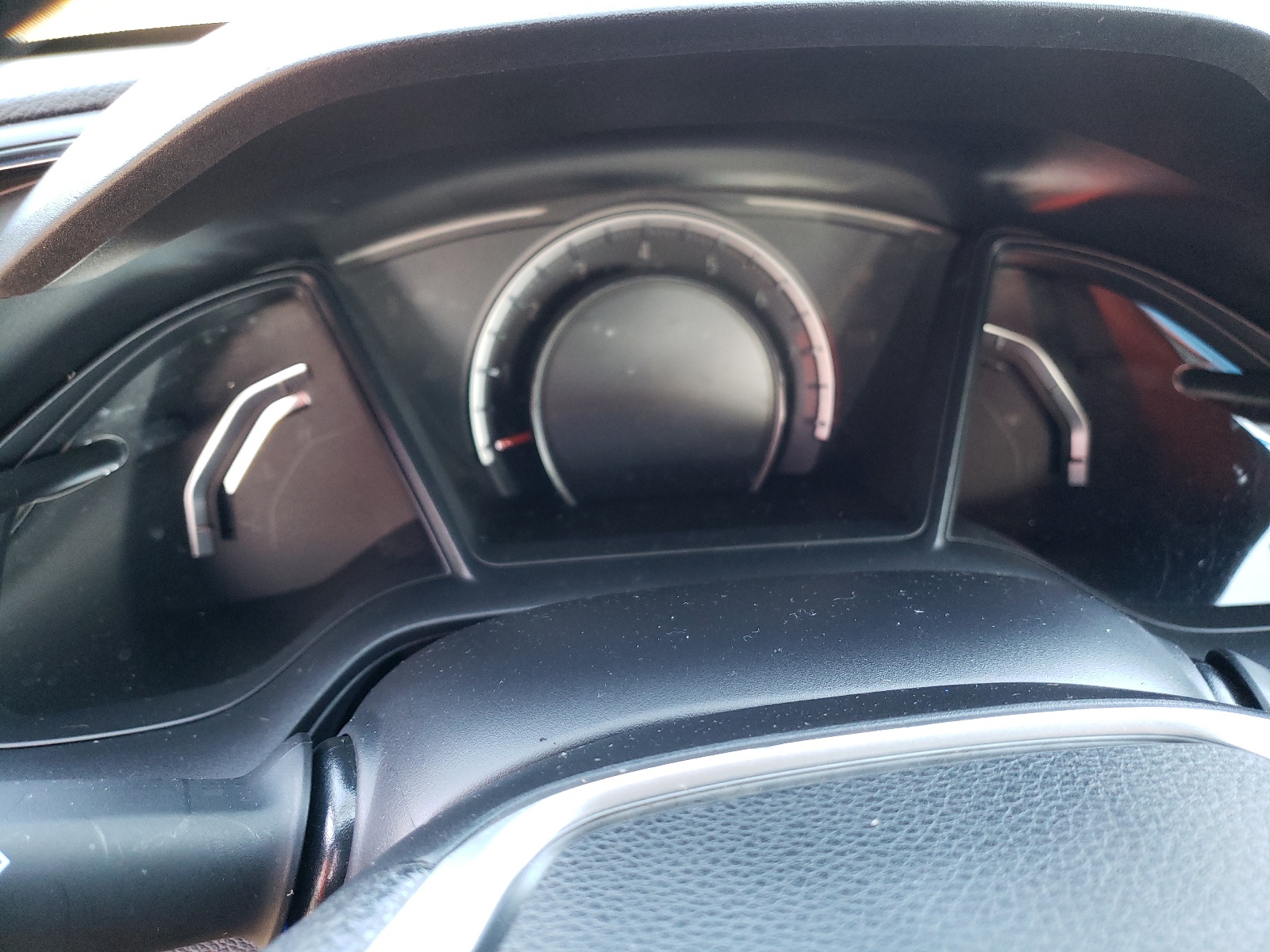 Photo 8 from auction – 2018 HONDA CIVIC LX with VIN 2HGFC2F55JH563740