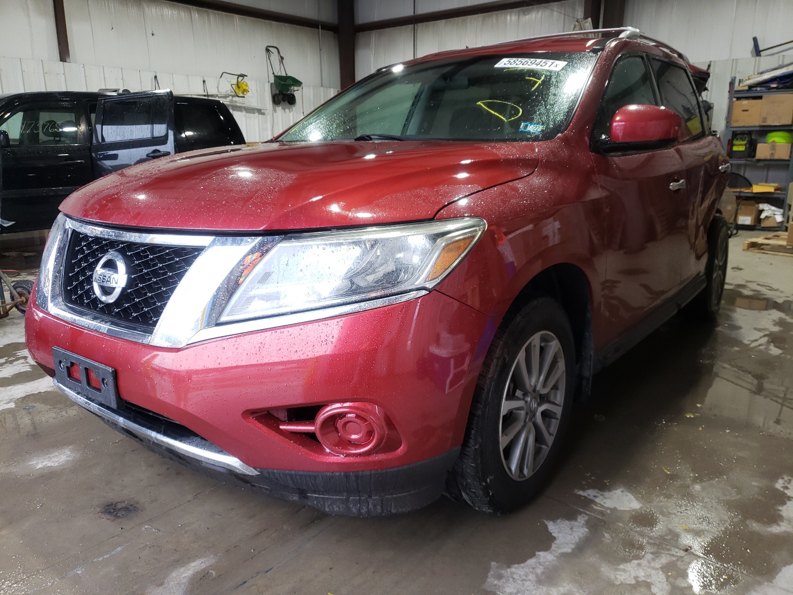 Photo 2 from auction – 2013 NISSAN PATHFINDER with VIN 5N1AR2MM1DC604031