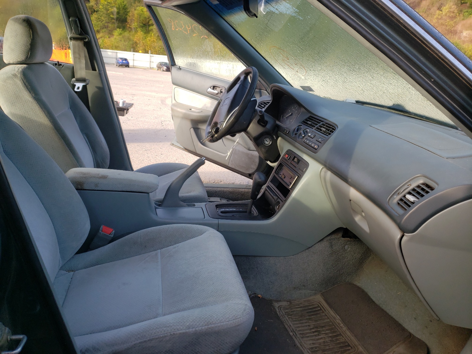 Photo 5 from auction – 1997 HONDA ACCORD VAL with VIN 1HGCD5689VA146766