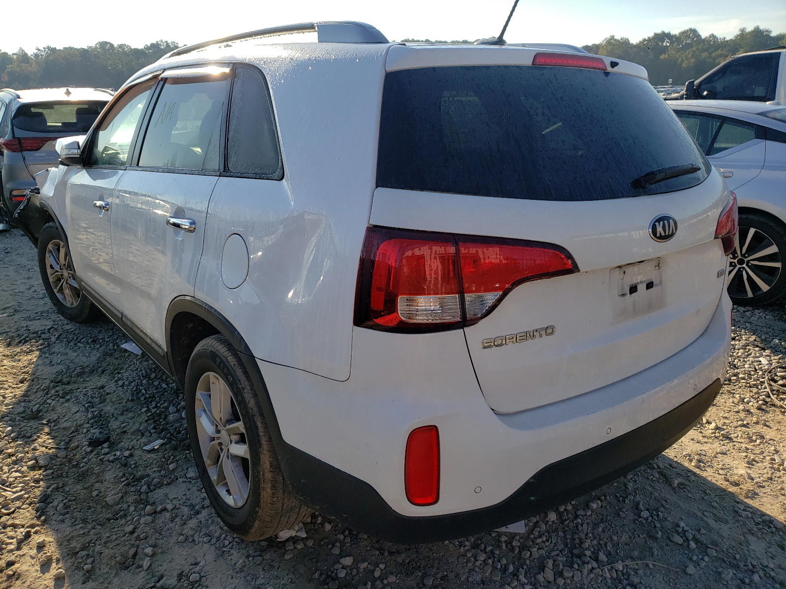 Photo 3 from auction – 2014 KIA SORENTO LX with VIN 5XYKT3A67EG439735