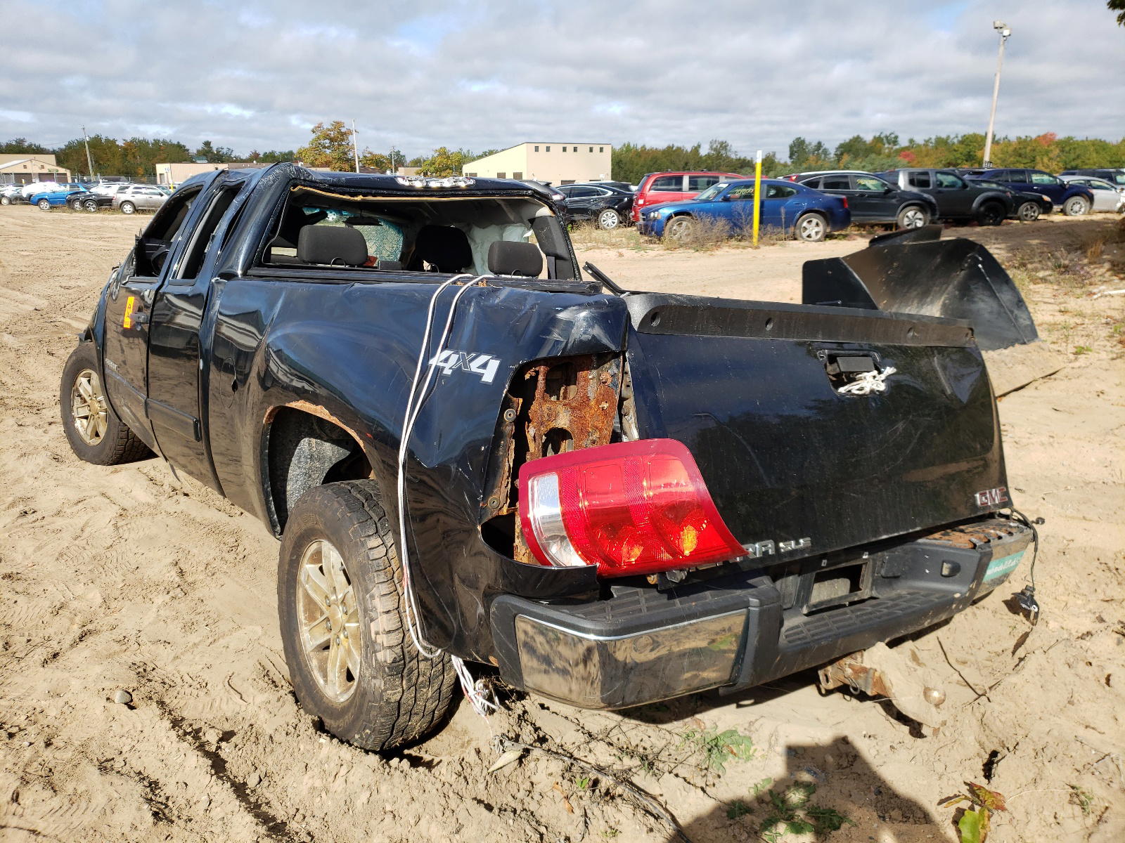 Photo 3 from auction – 2011 GMC SIERRA K15 with VIN 1GTR2VE32BZ235211