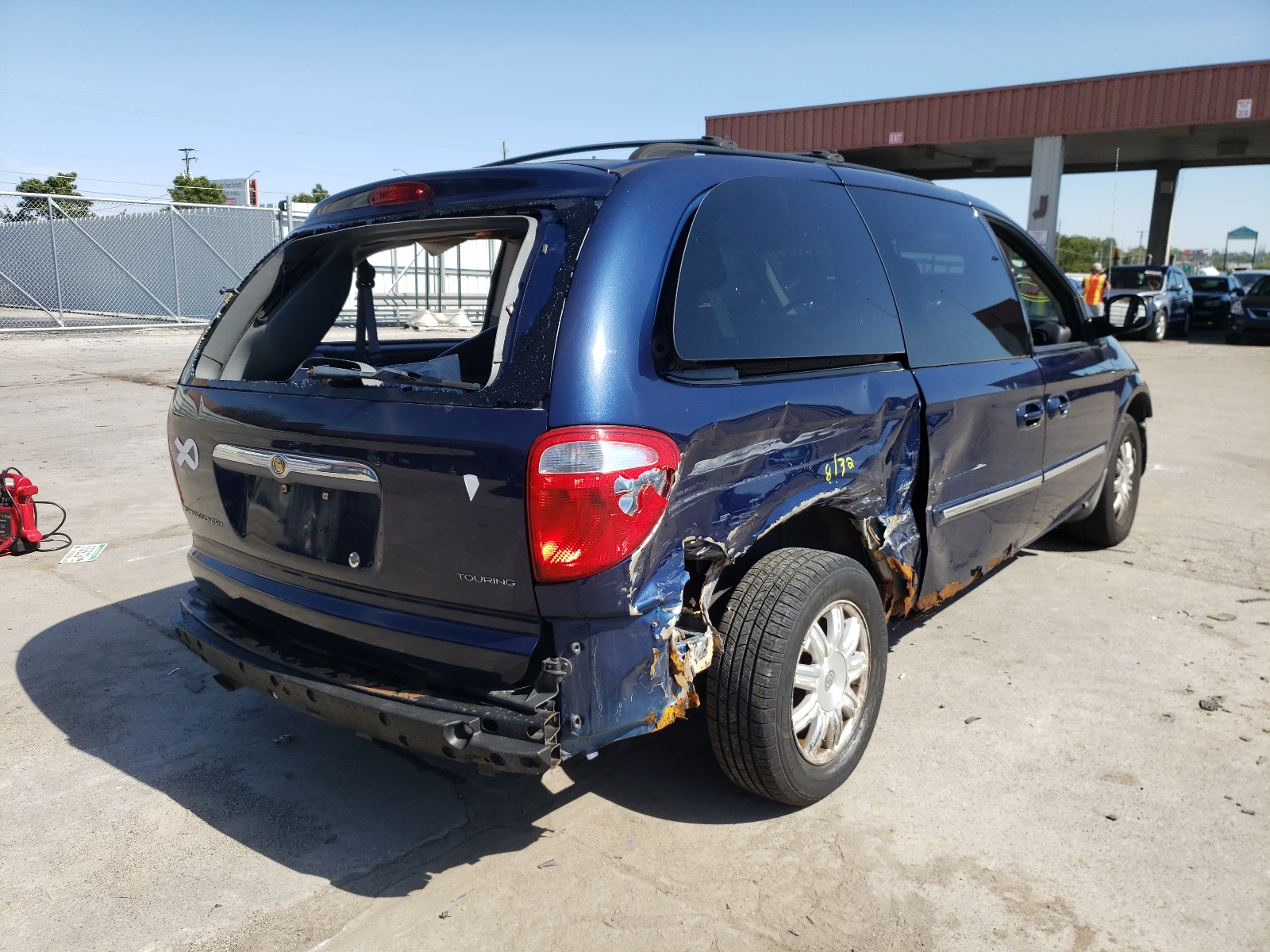 Photo 4 from auction – 2006 CHRYSLER TOWN & COU with VIN 2A4GP54L46R866322