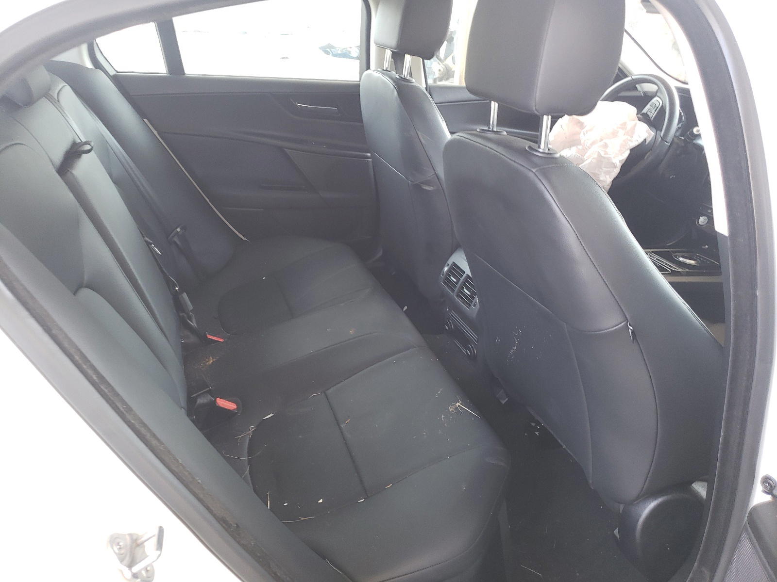 Photo 6 from auction – 2017 JAGUAR XE with VIN SAJAR4BG7HA969135