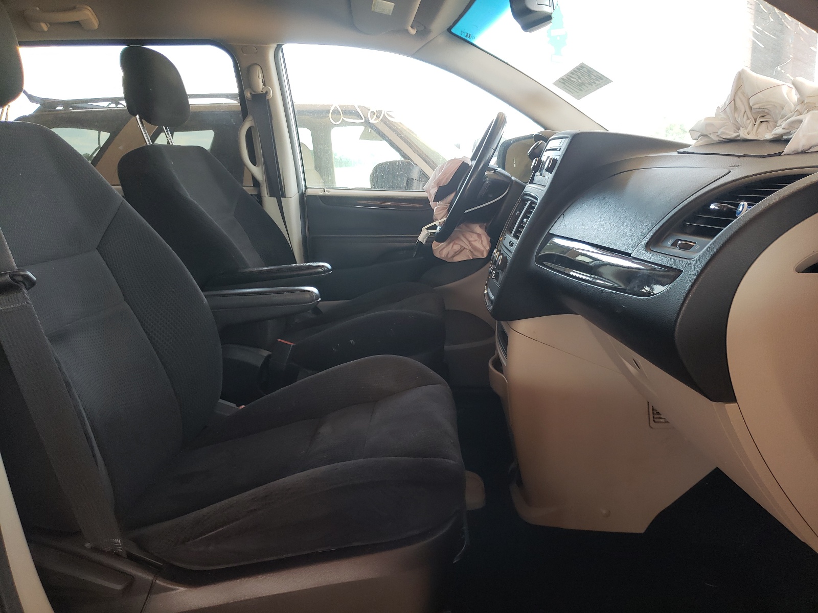 Photo 5 from auction – 2014 DODGE GRAND CARA with VIN 2C4RDGBG1ER392644