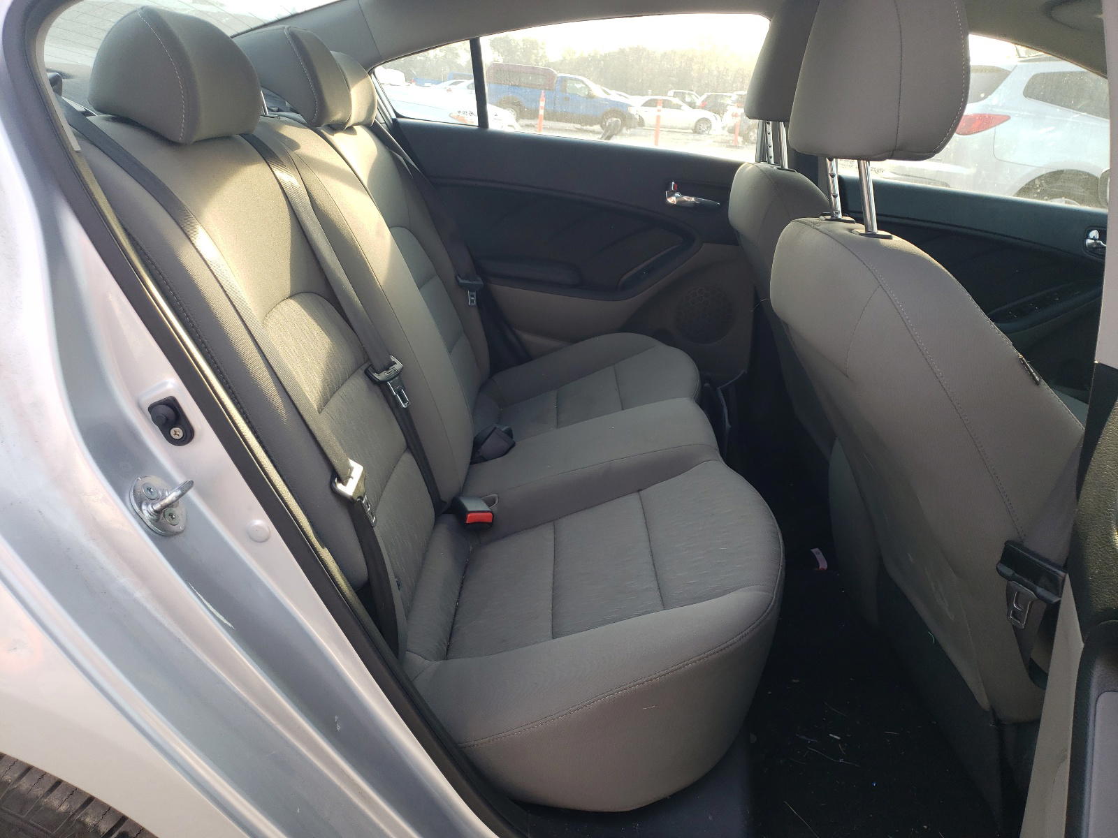 Photo 6 from auction – 2015 KIA FORTE LX with VIN KNAFK4A60F5406626