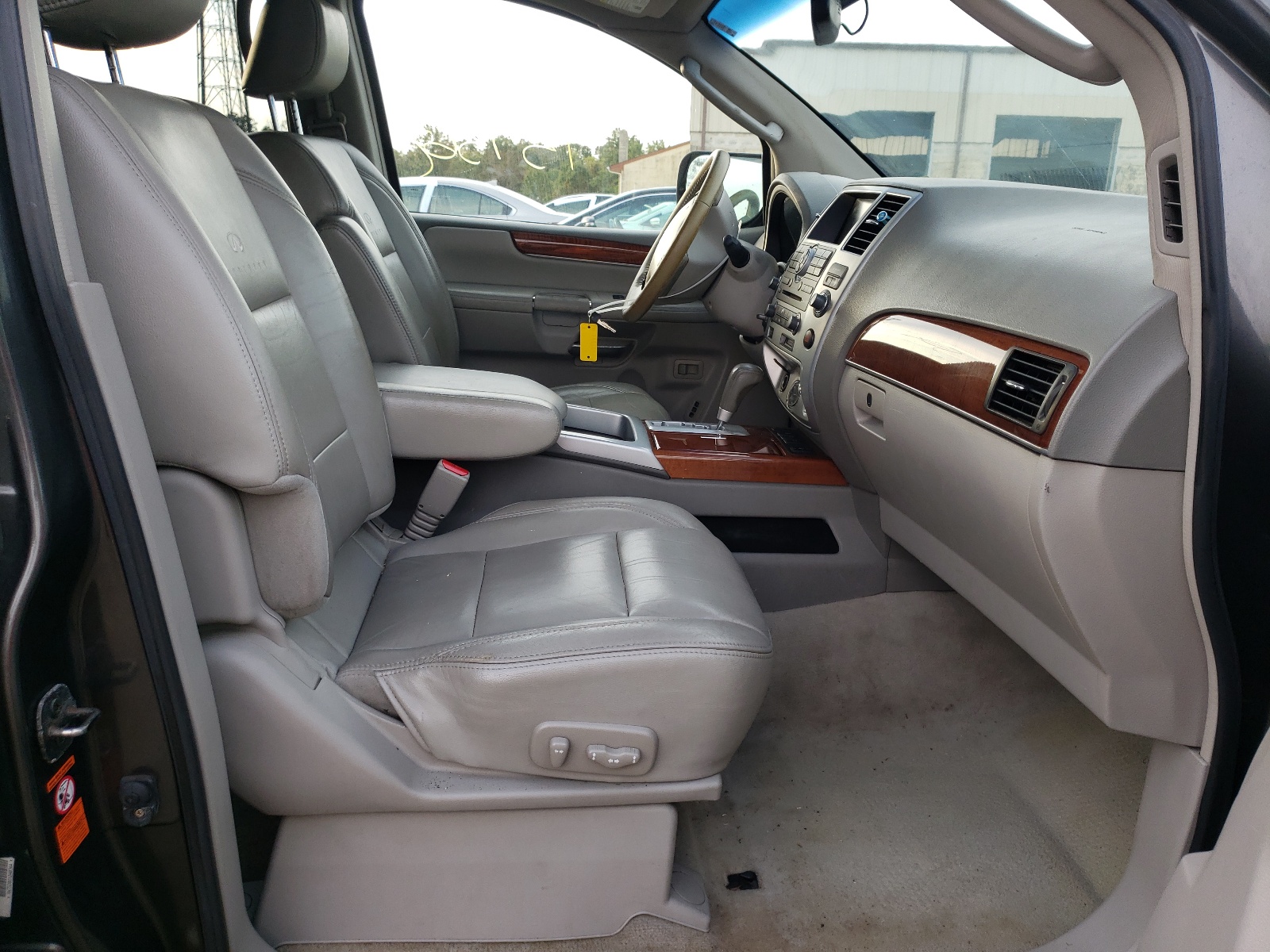 Photo 5 from auction – 2008 INFINITI QX56 with VIN 5N3AA08C68N911502