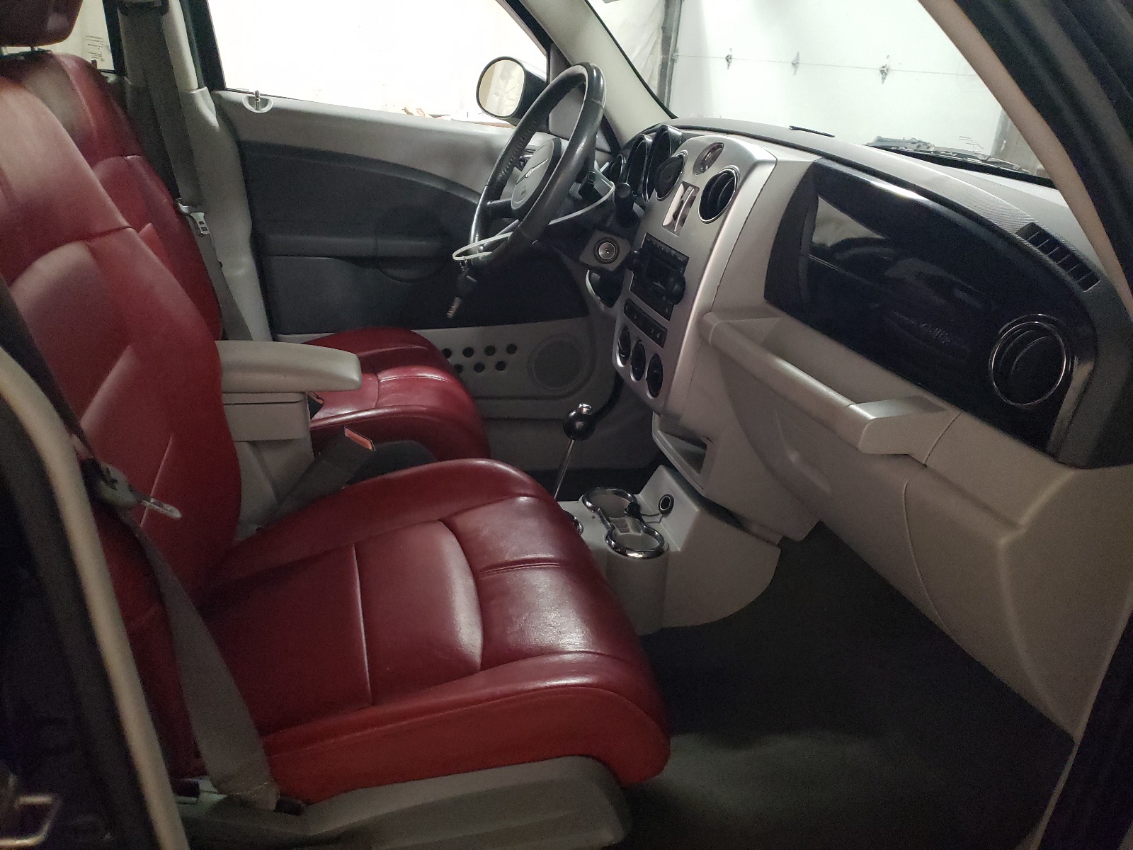 Photo 5 from auction – 2010 CHRYSLER PT CRUISER with VIN 3A4GY5F96AT203550
