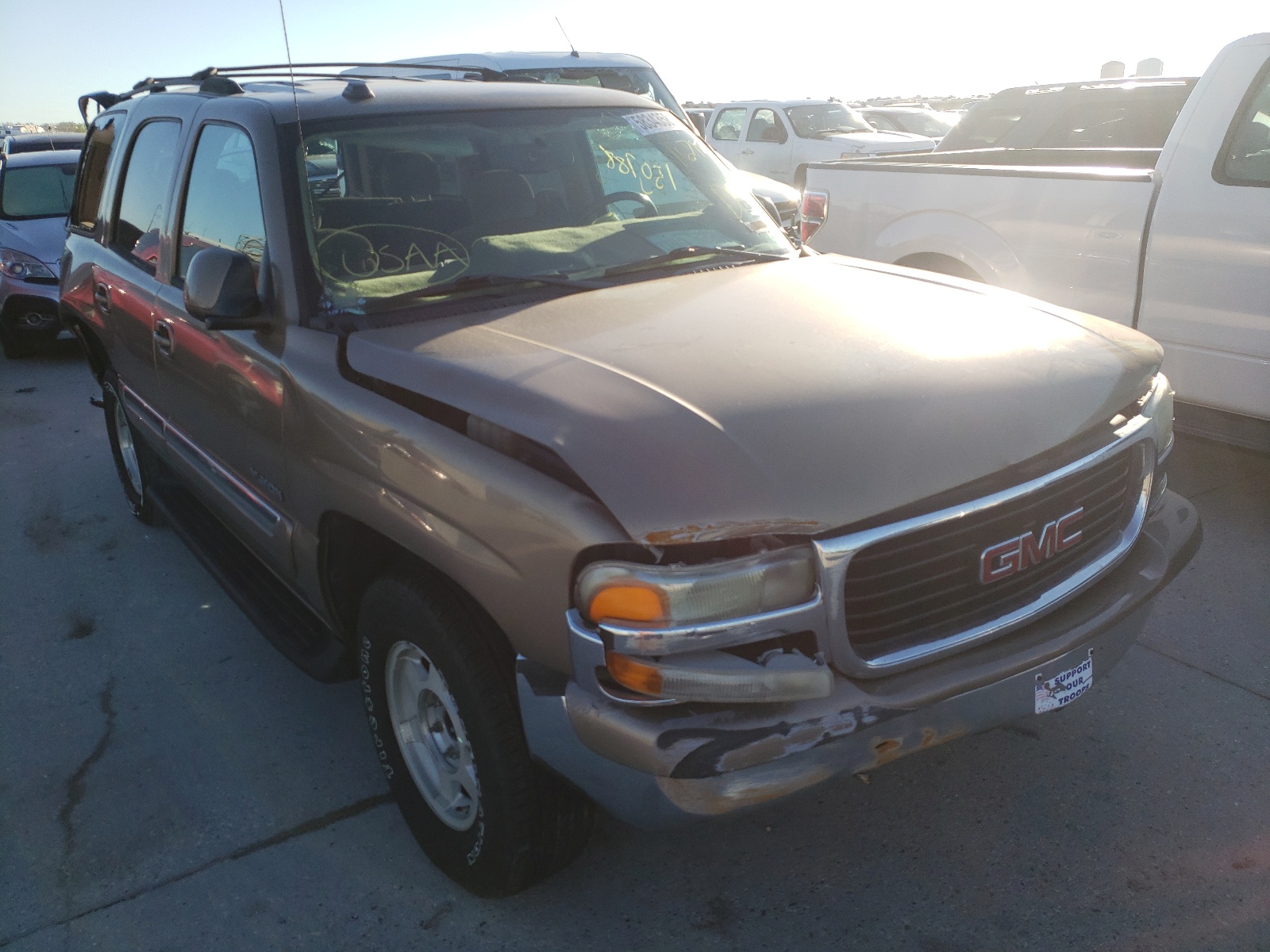 Photo 1 from auction – 2004 GMC YUKON with VIN 1GKEC13T74R116715