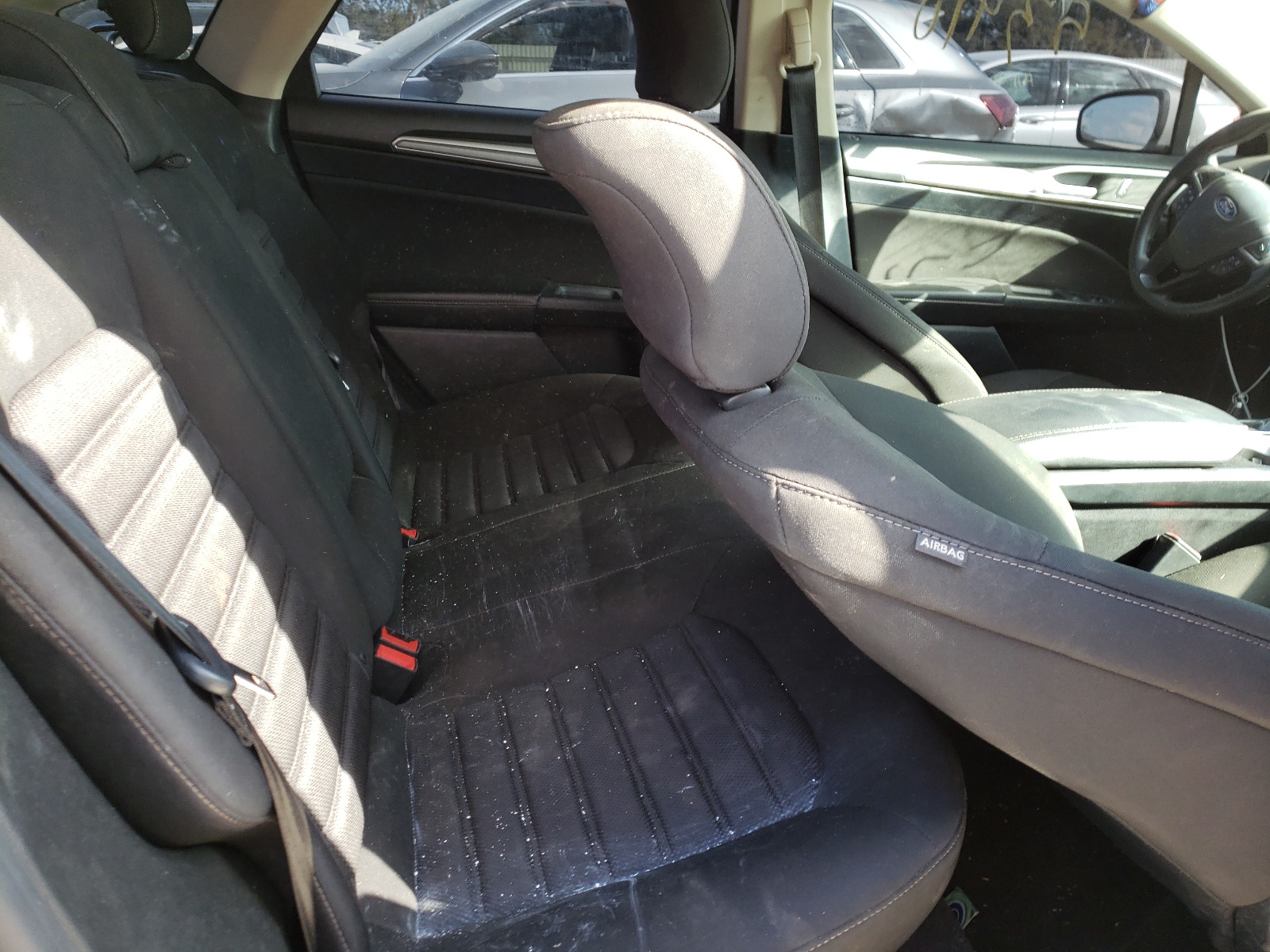 Photo 6 from auction – 2019 FORD FUSION SE with VIN 3FA6P0HD0KR215478
