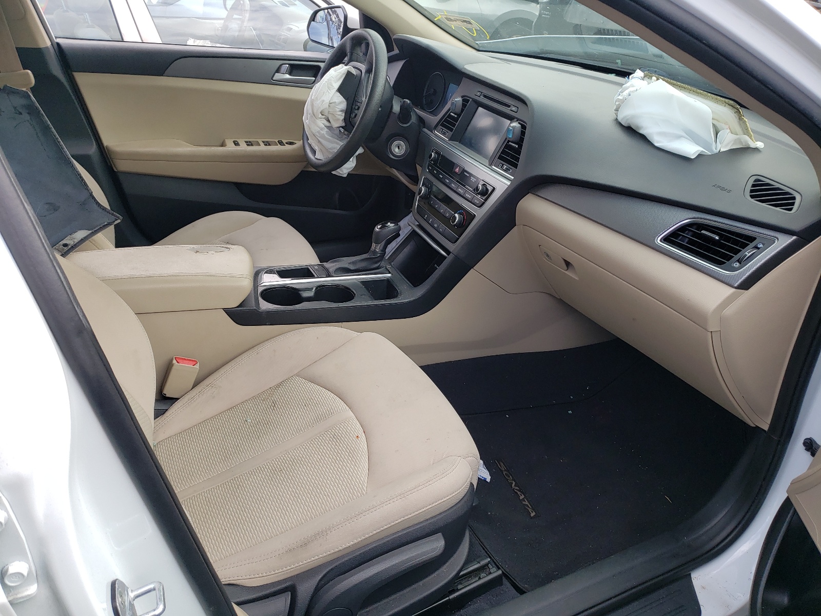 Photo 5 from auction – 2016 HYUNDAI SONATA with VIN 5NPE24AF9GH382164