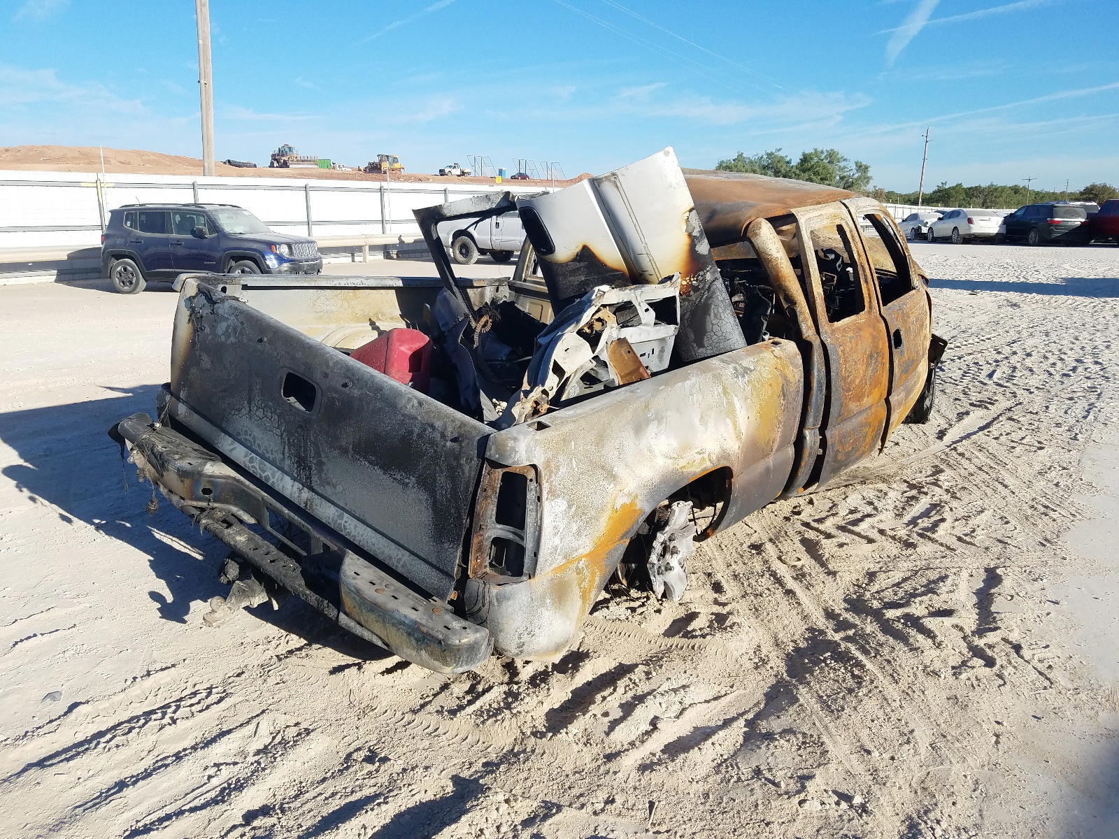 Photo 4 from auction – 2004 CHEVROLET SILVERADO with VIN 1GCEC19T24E401039