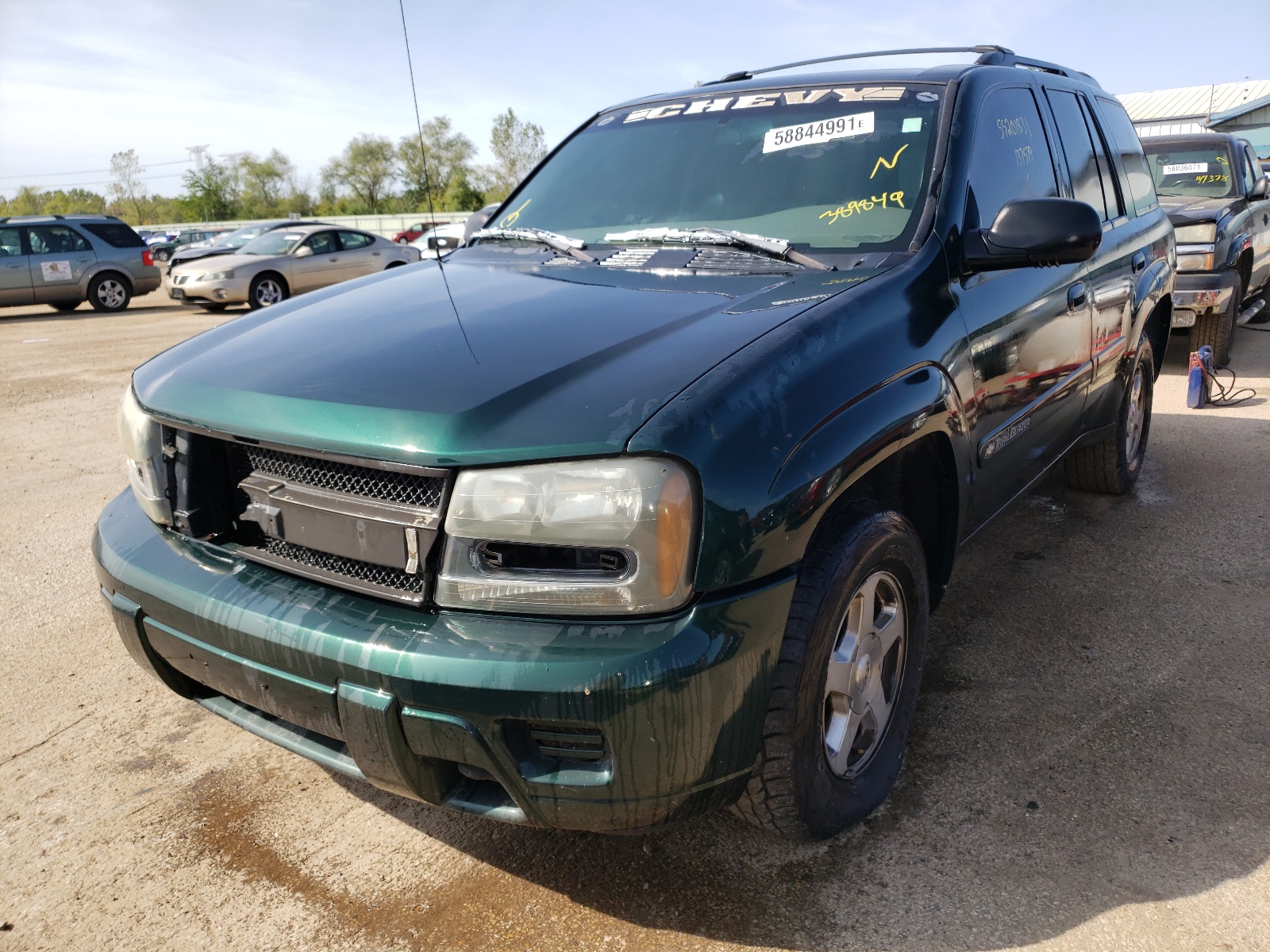 Photo 2 from auction – 2002 CHEVROLET TRAILBLAZE with VIN 1GNDT13S622389849