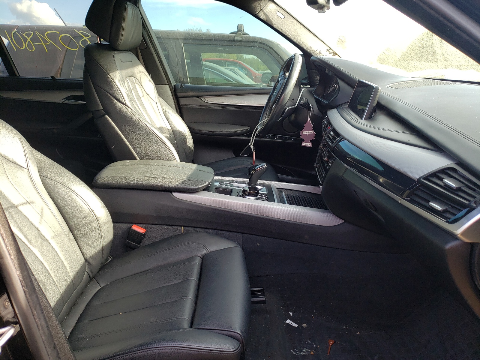 Photo 5 from auction – 2017 BMW X5 XDRIVE5 with VIN 5UXKR6C59H0J84017