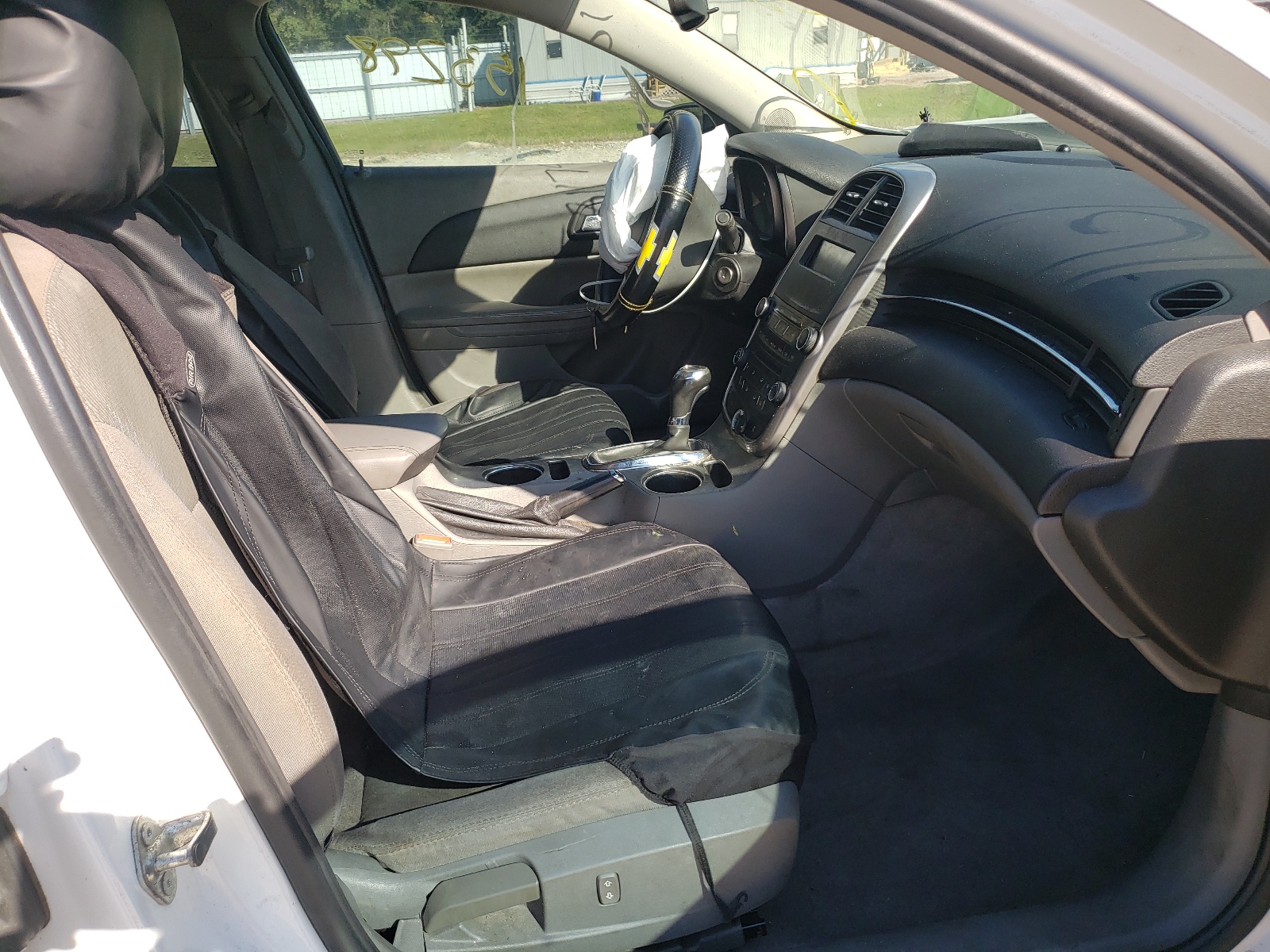 Photo 5 from auction – 2015 CHEVROLET MALIBU LS with VIN 1G11A5SL7FU126419