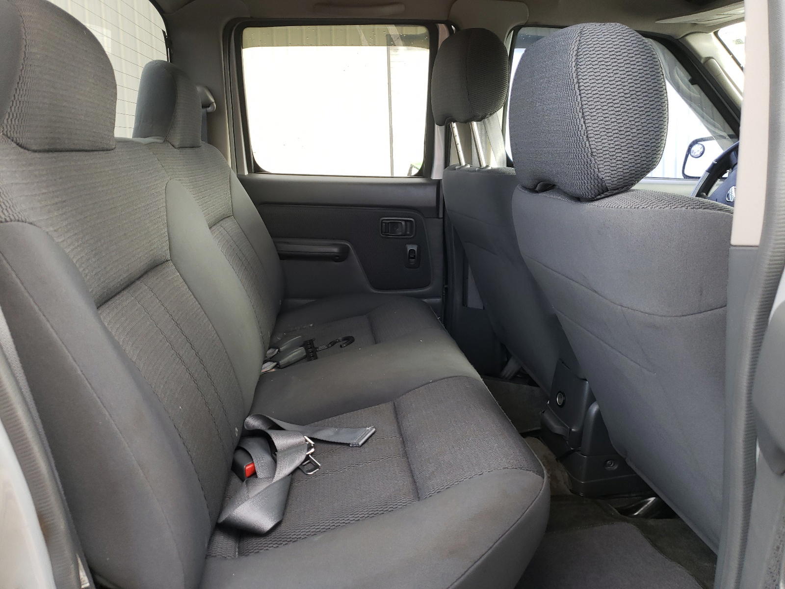 Photo 6 from auction – 2003 NISSAN FRONTIER with VIN 1N6MD27Y23C418783