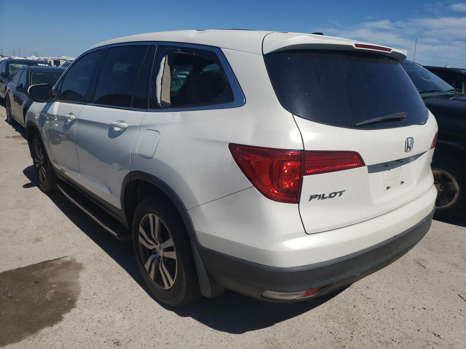 Photo 3 from auction – 2016 HONDA PILOT EXL with VIN 5FNYF5H53GB007616