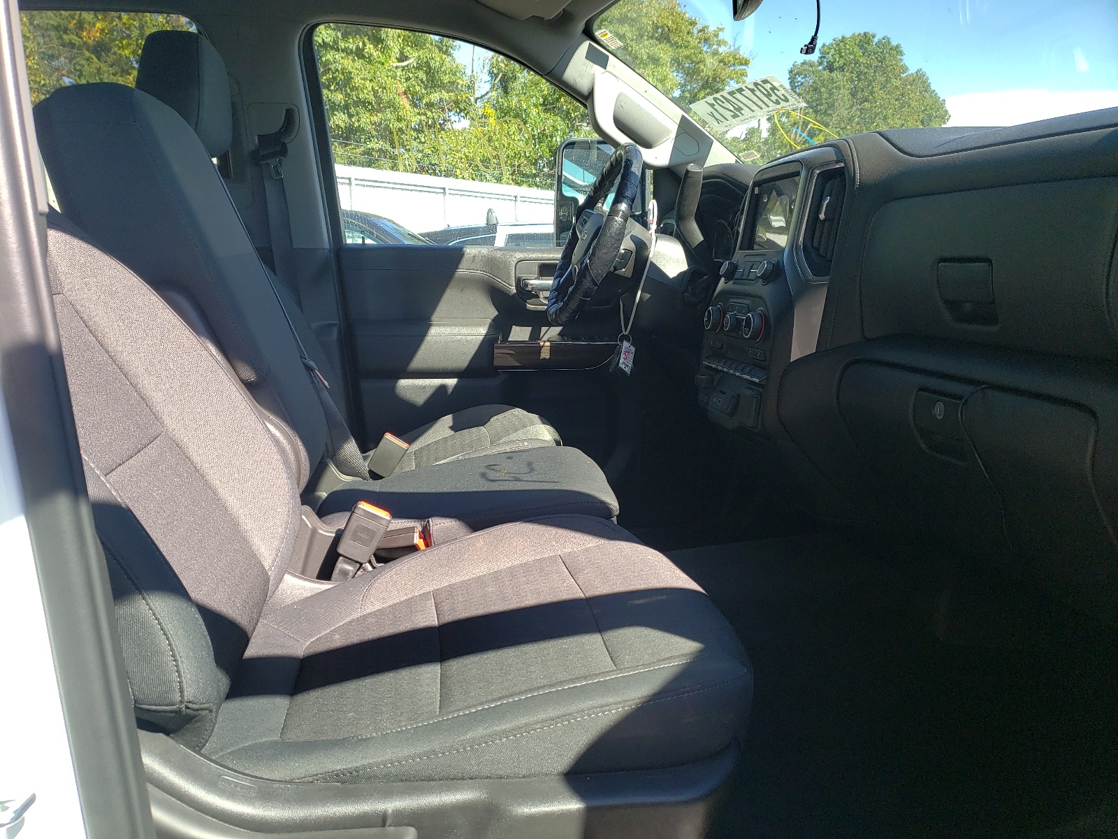 Photo 5 from auction – 2020 CHEVROLET SILVERADO with VIN 1GC4YNE75LF104417