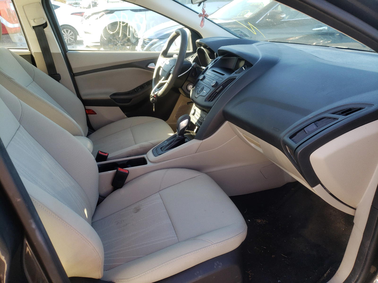Photo 5 from auction – 2017 FORD FOCUS SE with VIN 1FADP3F23HL317326