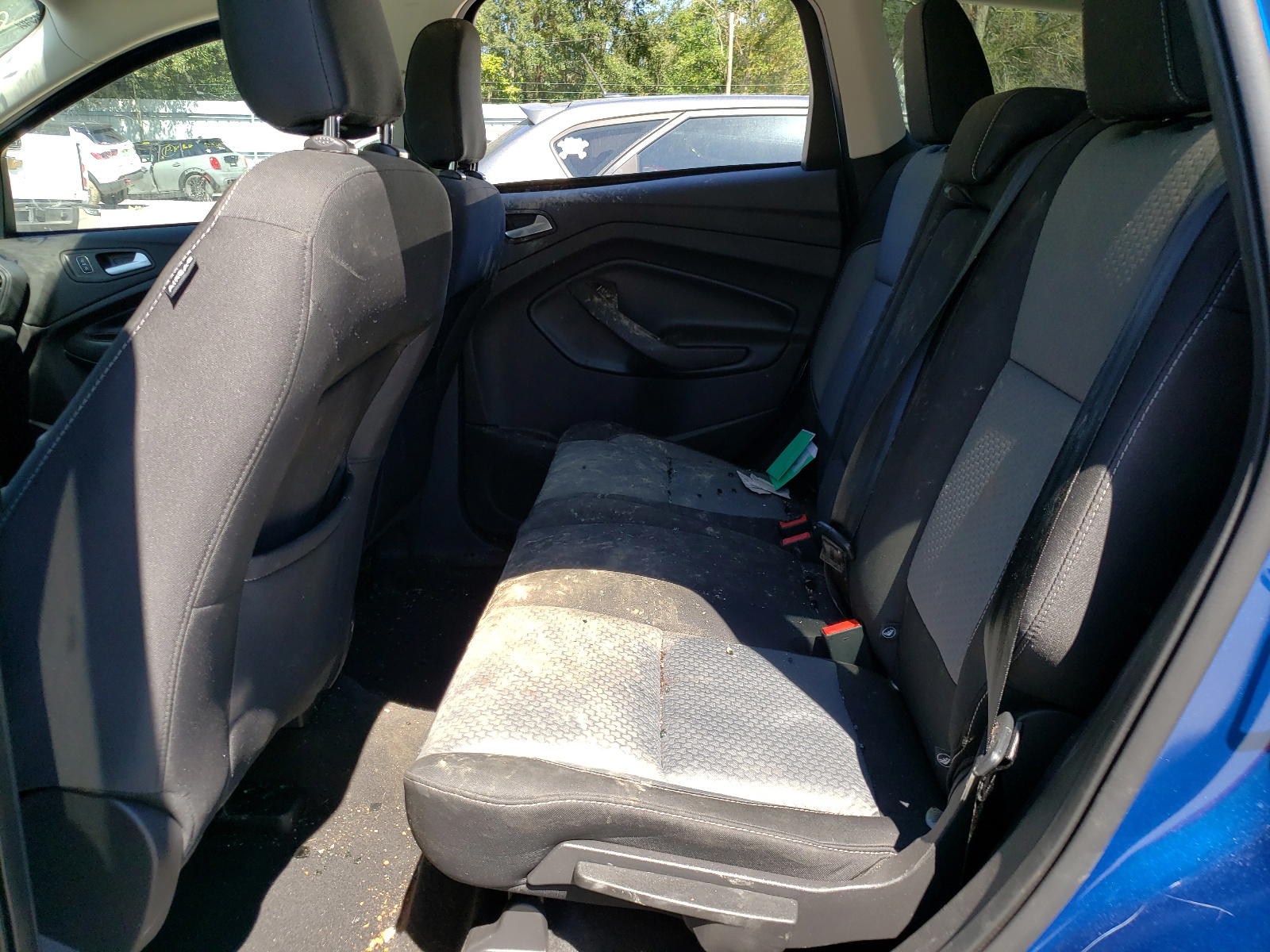 Photo 6 from auction – 2019 FORD ESCAPE SE with VIN 1FMCU0GD6KUC45936