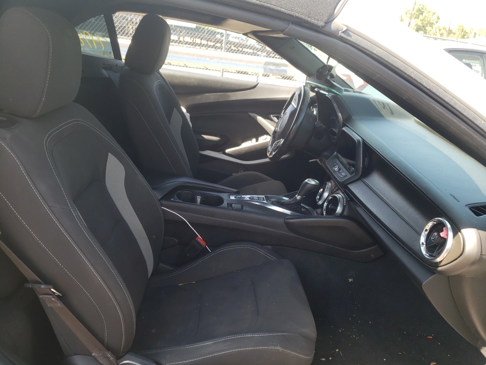 Photo 5 from auction – 2017 CHEVROLET CAMARO SS with VIN 1G1FF3D77H0205420