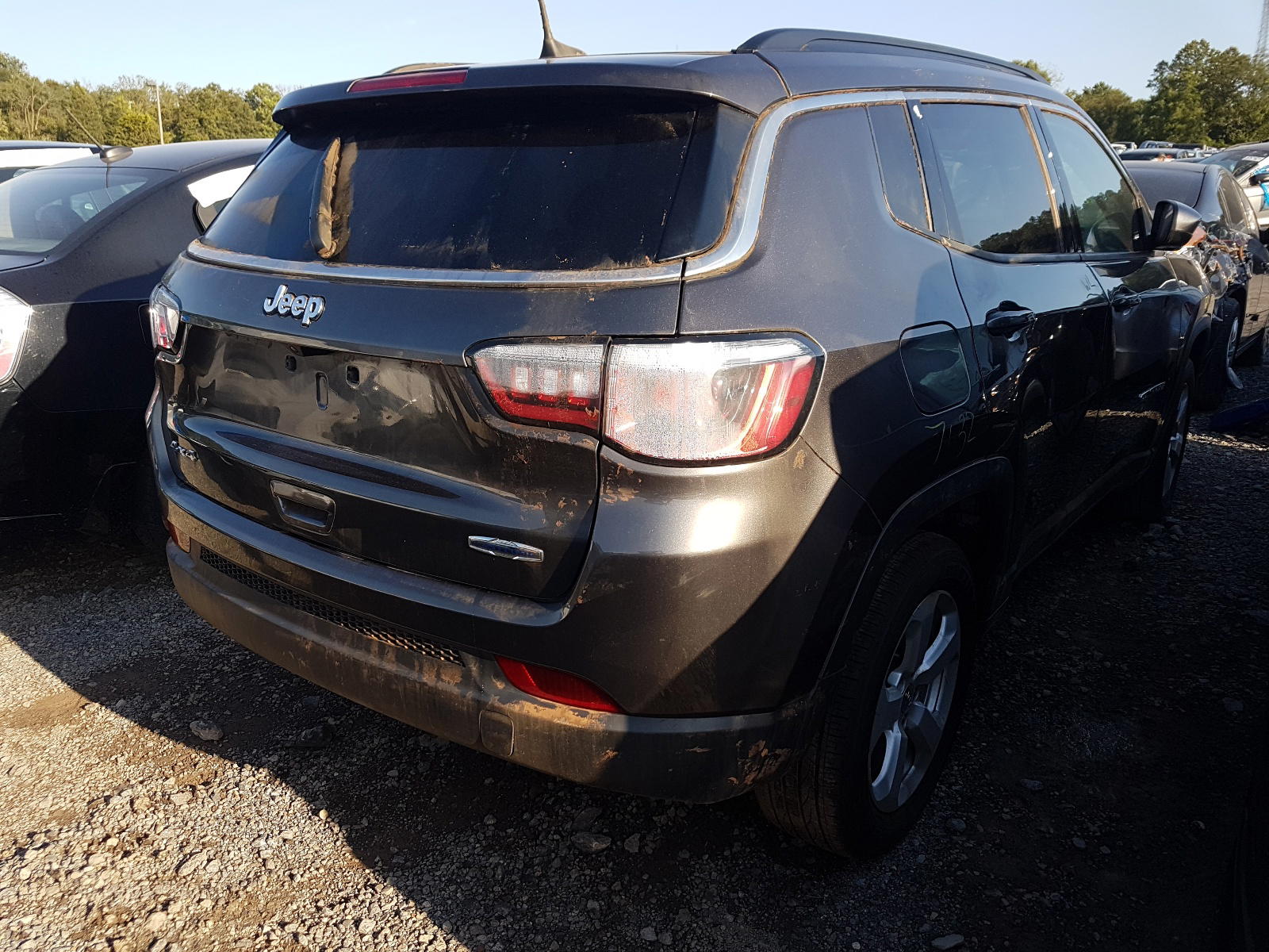 Photo 4 from auction – 2020 JEEP COMPASS LA with VIN 3C4NJDBBXLT205115