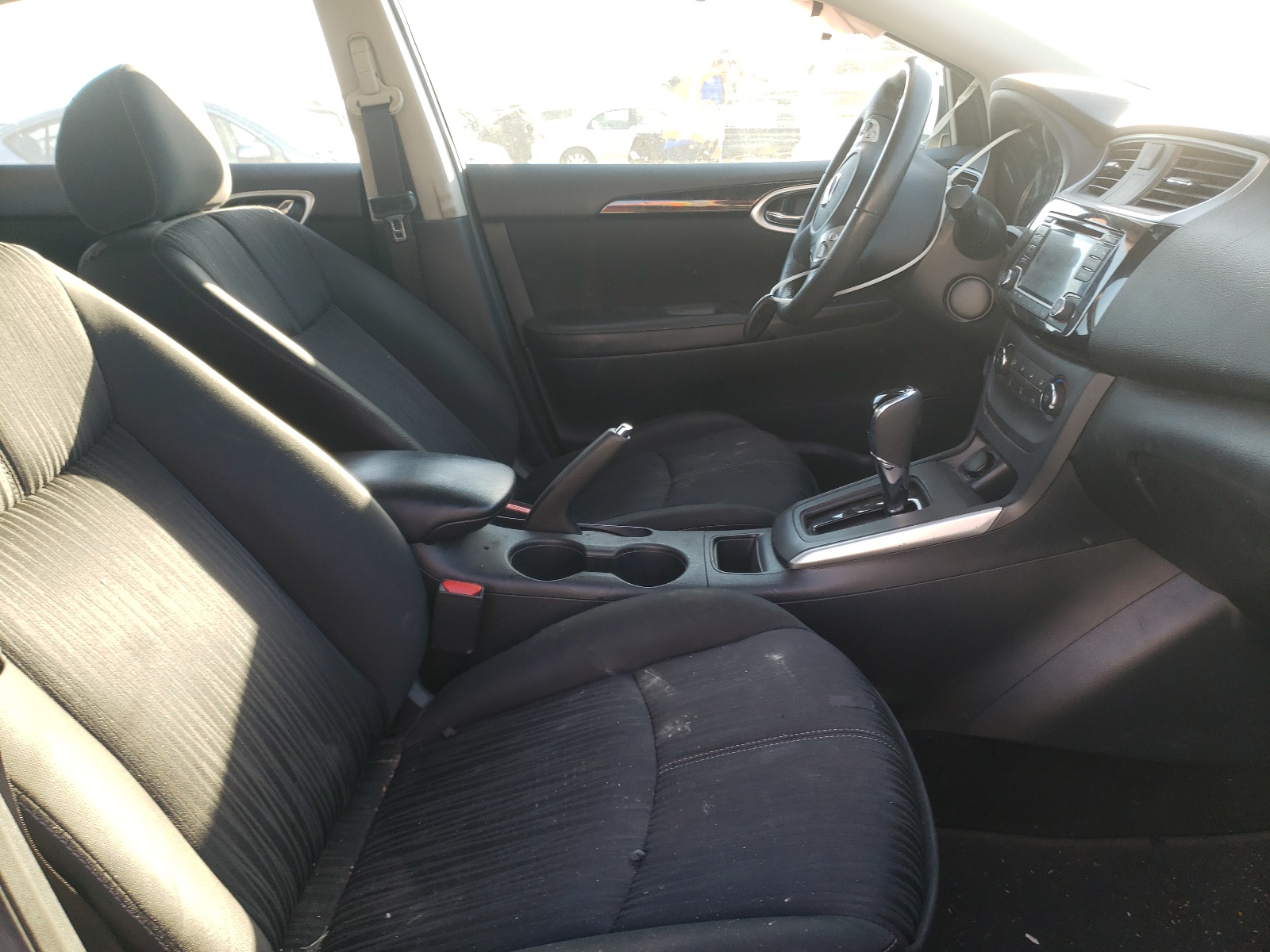 Photo 5 from auction – 2017 NISSAN SENTRA S with VIN 3N1AB7AP1HY358103