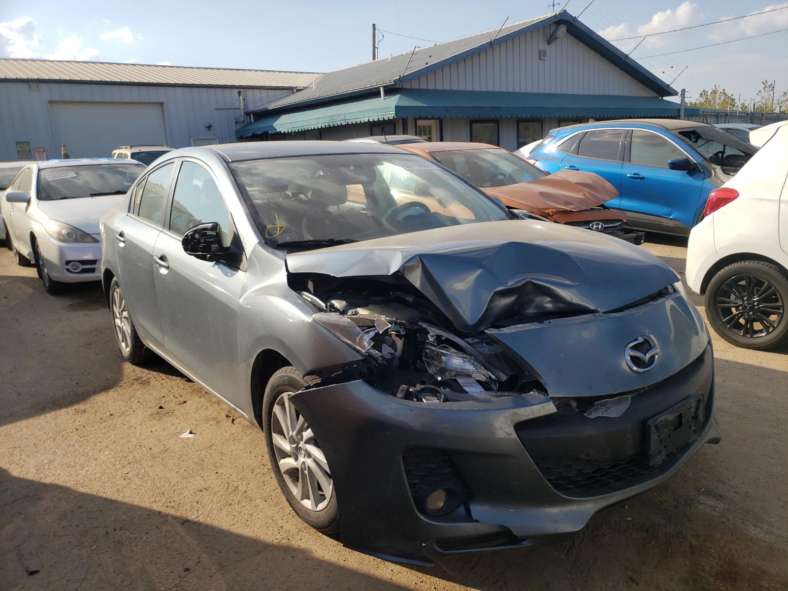 MAZDA 3 I 2012 with VIN JM1BL1W75C1620772 - Photo from auction