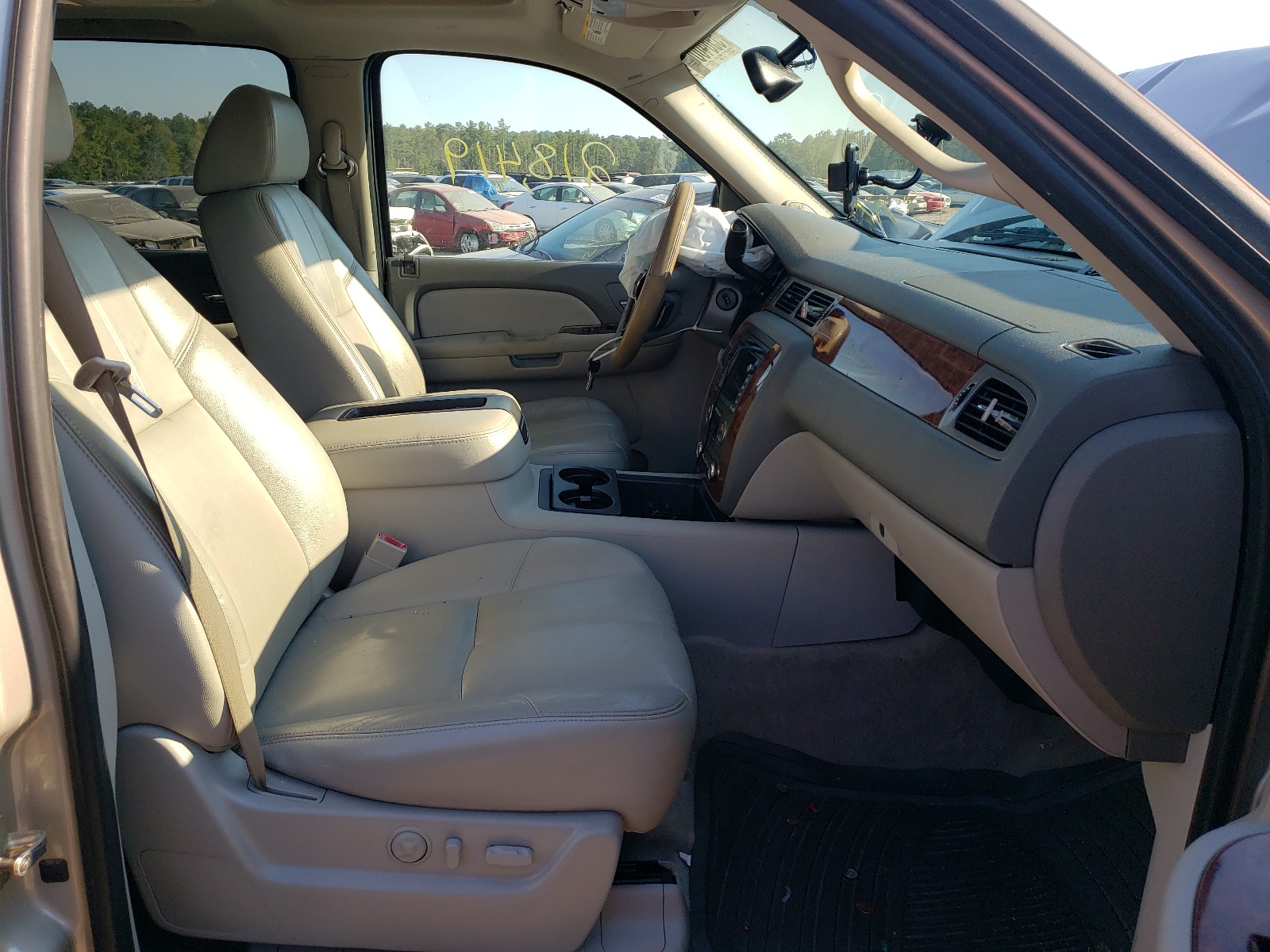 Photo 5 from auction – 2008 CHEVROLET SUBURBAN K with VIN 3GNFK16348G203578