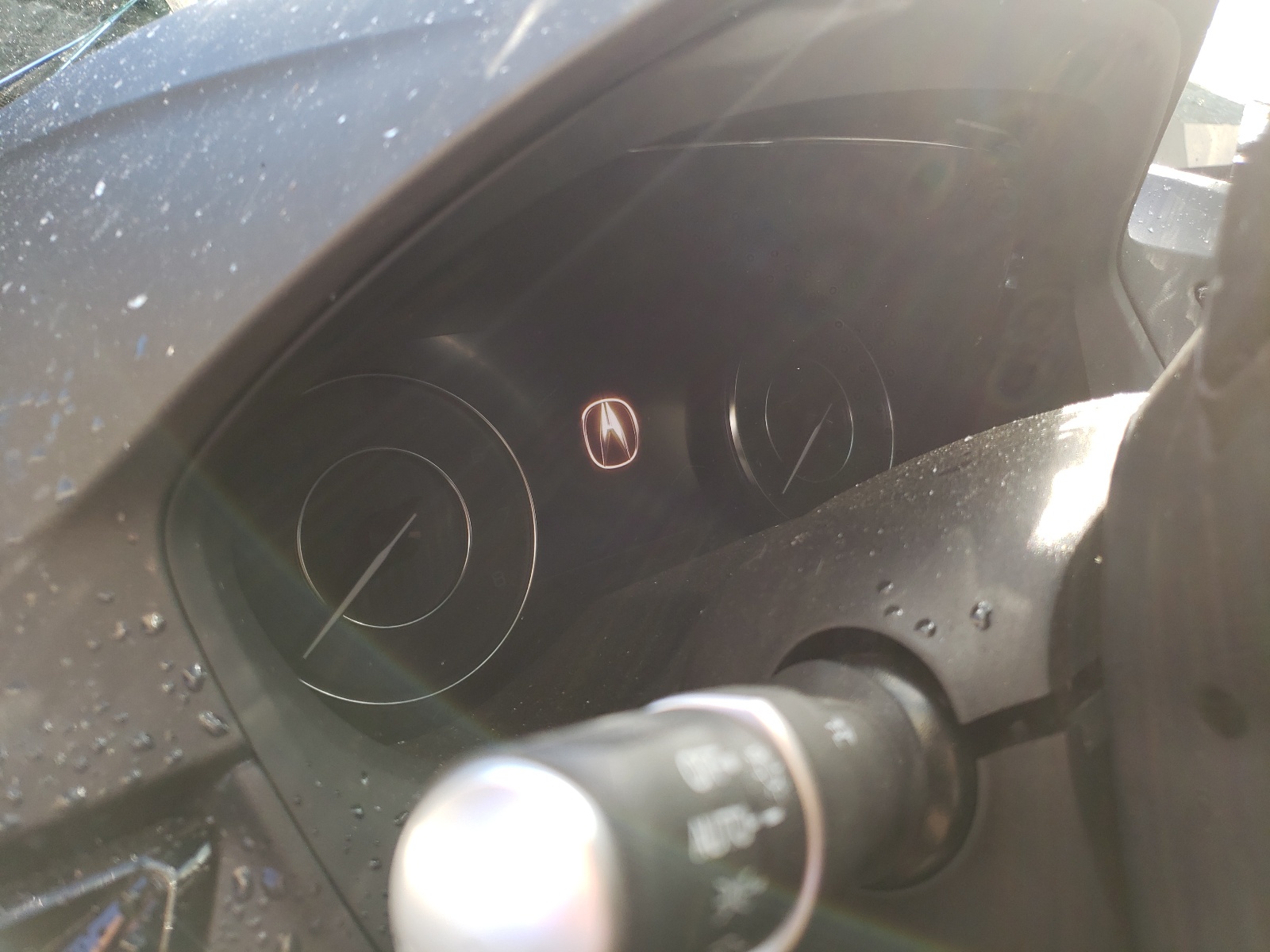 Photo 8 from auction – 2019 ACURA RDX TECHNO with VIN 5J8TC2H55KL002541
