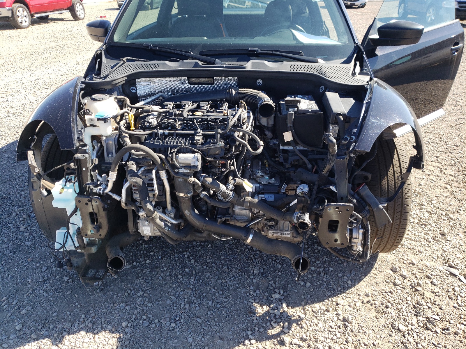 Photo 7 from auction – 2018 VOLKSWAGEN BEETLE S with VIN 3VWFD7AT2JM721061
