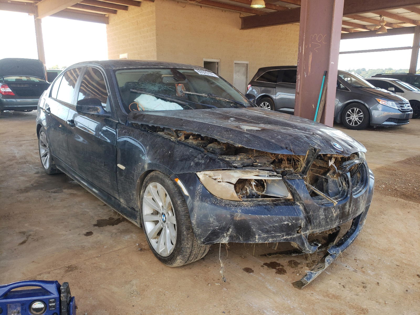 BMW 328 2011 with VIN WBAPH7C50BE675132 - Photo from auction