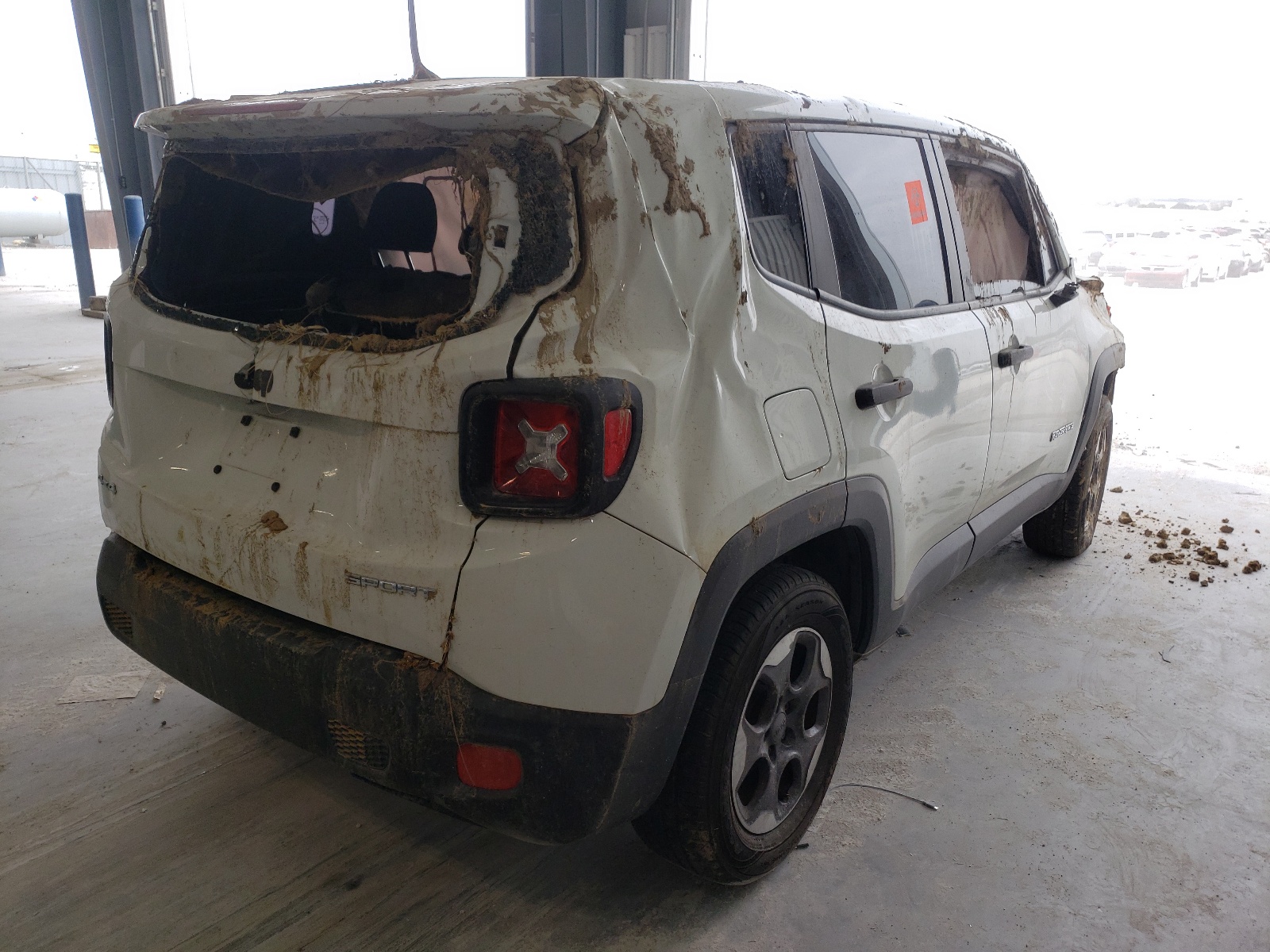 Photo 4 from auction – 2015 JEEP RENEGADE S with VIN ZACCJBAT0FPB23895