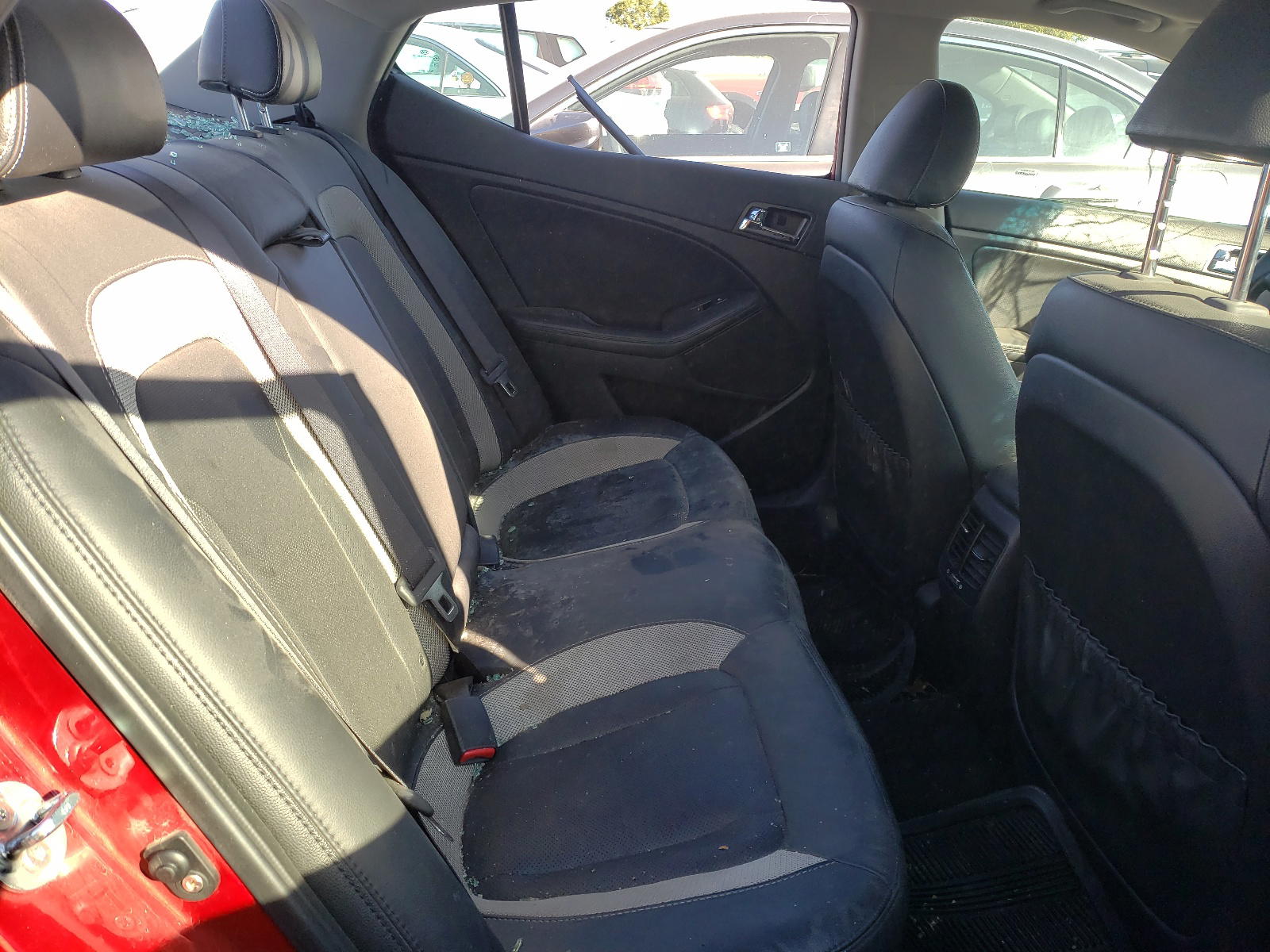 Photo 6 from auction – 2011 KIA OPTIMA SX with VIN KNAGR4A61B5183250