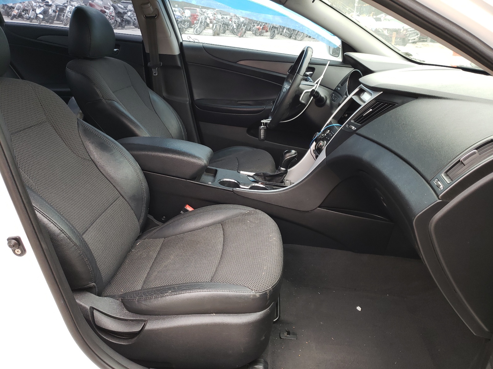 Zdjęcie 5 z aukcji – 2011 HYUNDAI SONATA SE z VIN 5NPEC4ABXBH207683
