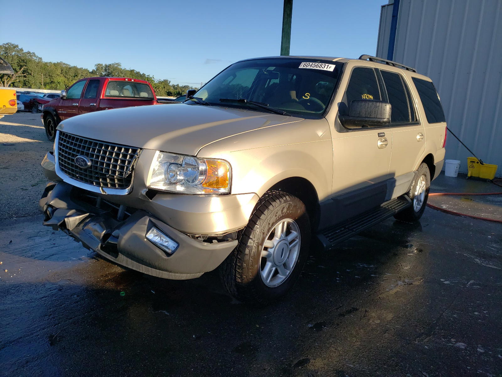 Photo 2 from auction – 2005 FORD EXPEDITION with VIN 1FMPU15595LA05714