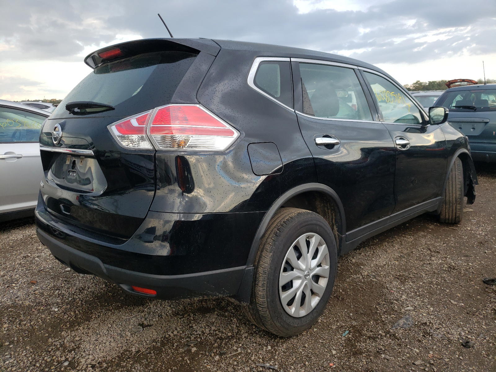 Photo 4 from auction – 2015 NISSAN ROGUE S with VIN KNMAT2MT0FP582337