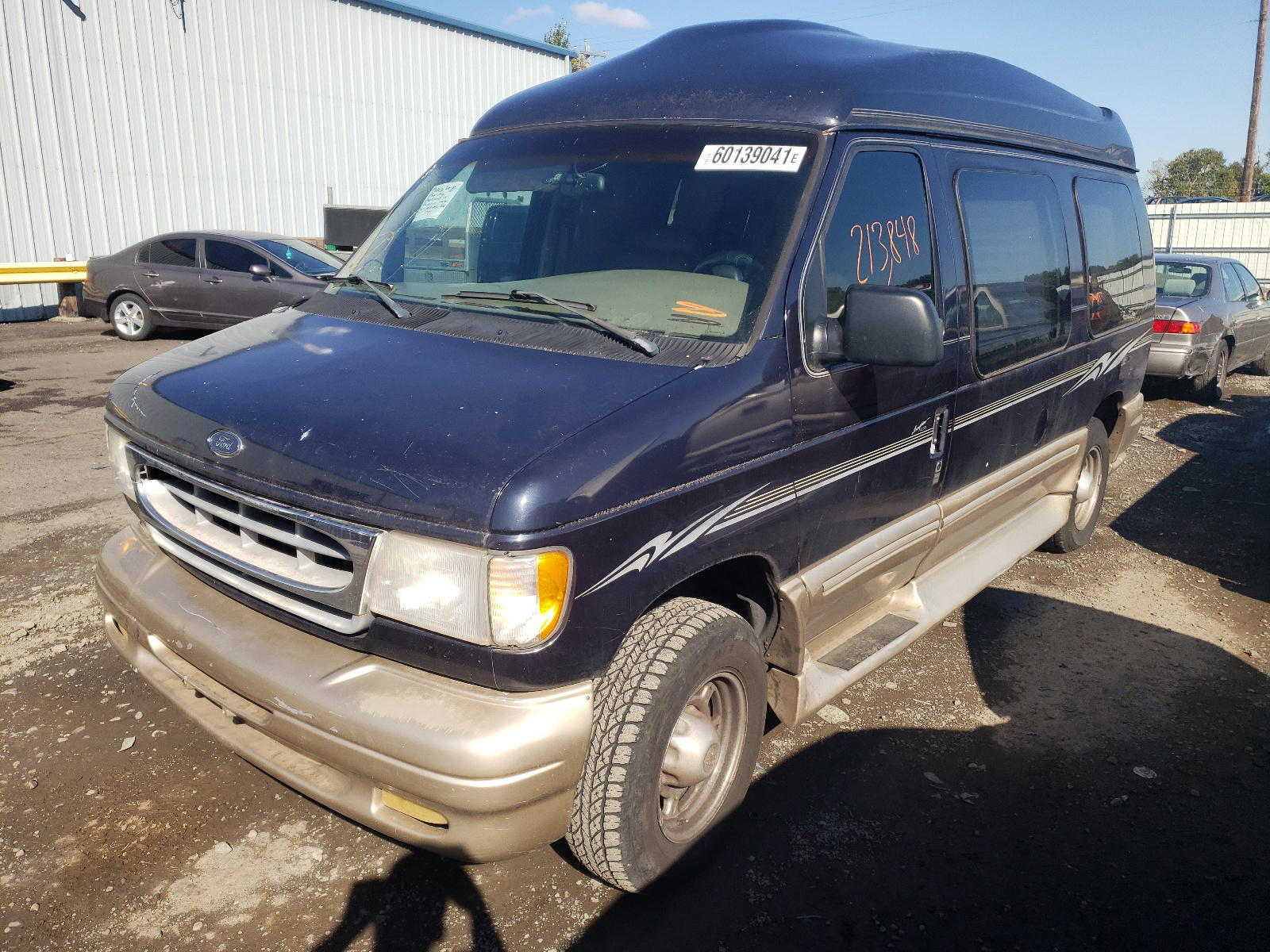 Photo 2 from auction – 2000 FORD ECONOLINE with VIN 1FDPE24L0YHA81039