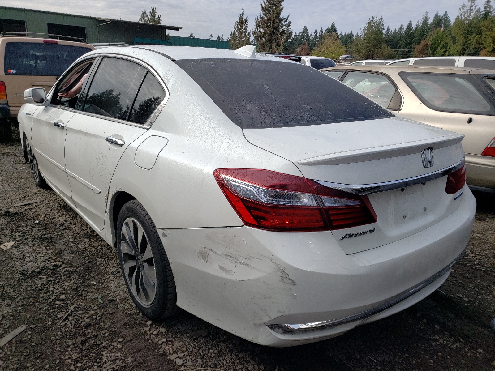Photo 3 from auction – 2017 HONDA ACCORD HYB with VIN JHMCR6F56HC019282