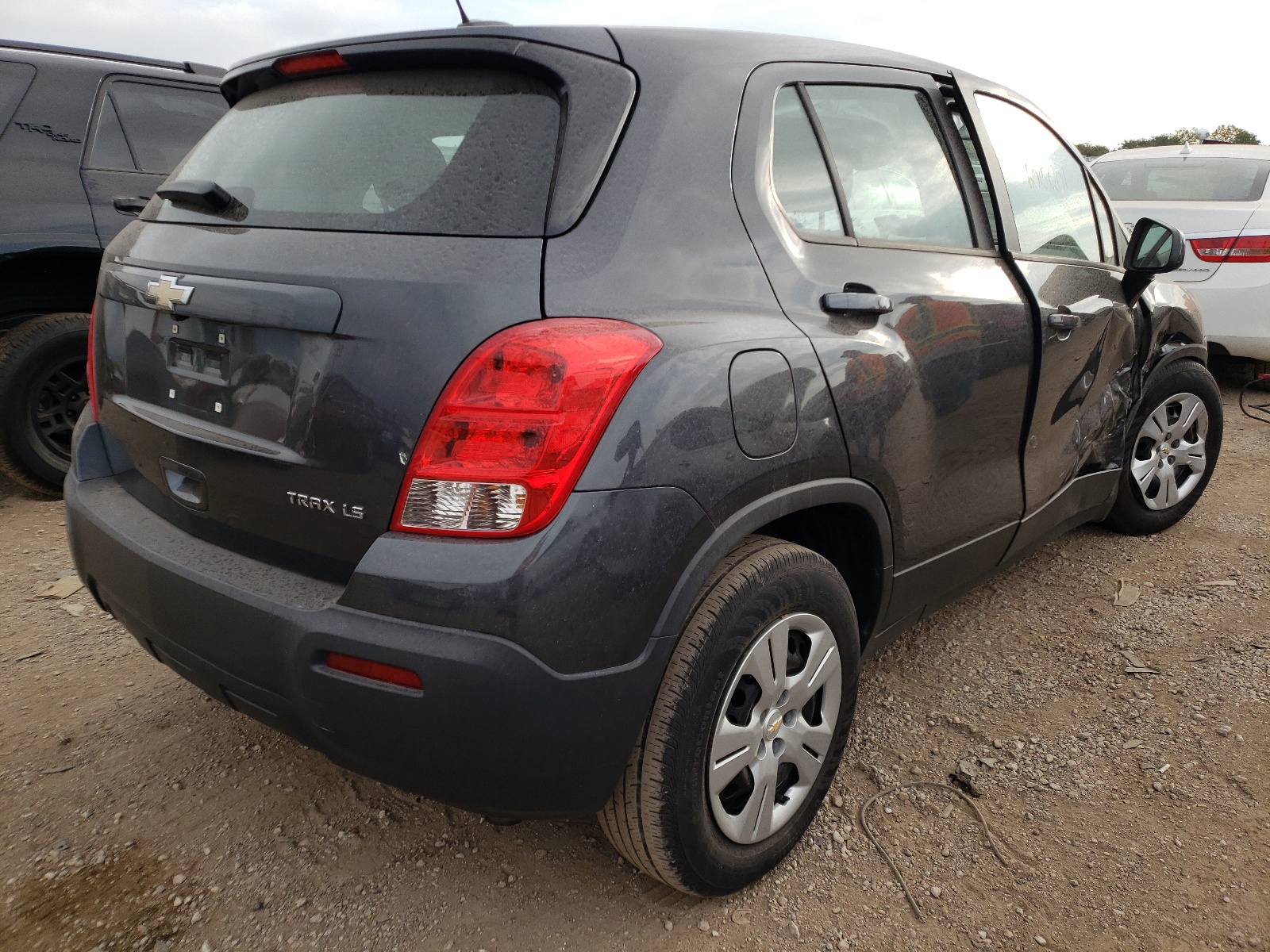 Фото 4 с аукциона – 2016 CHEVROLET TRAX LS с VIN 3GNCJKSB3GL263091