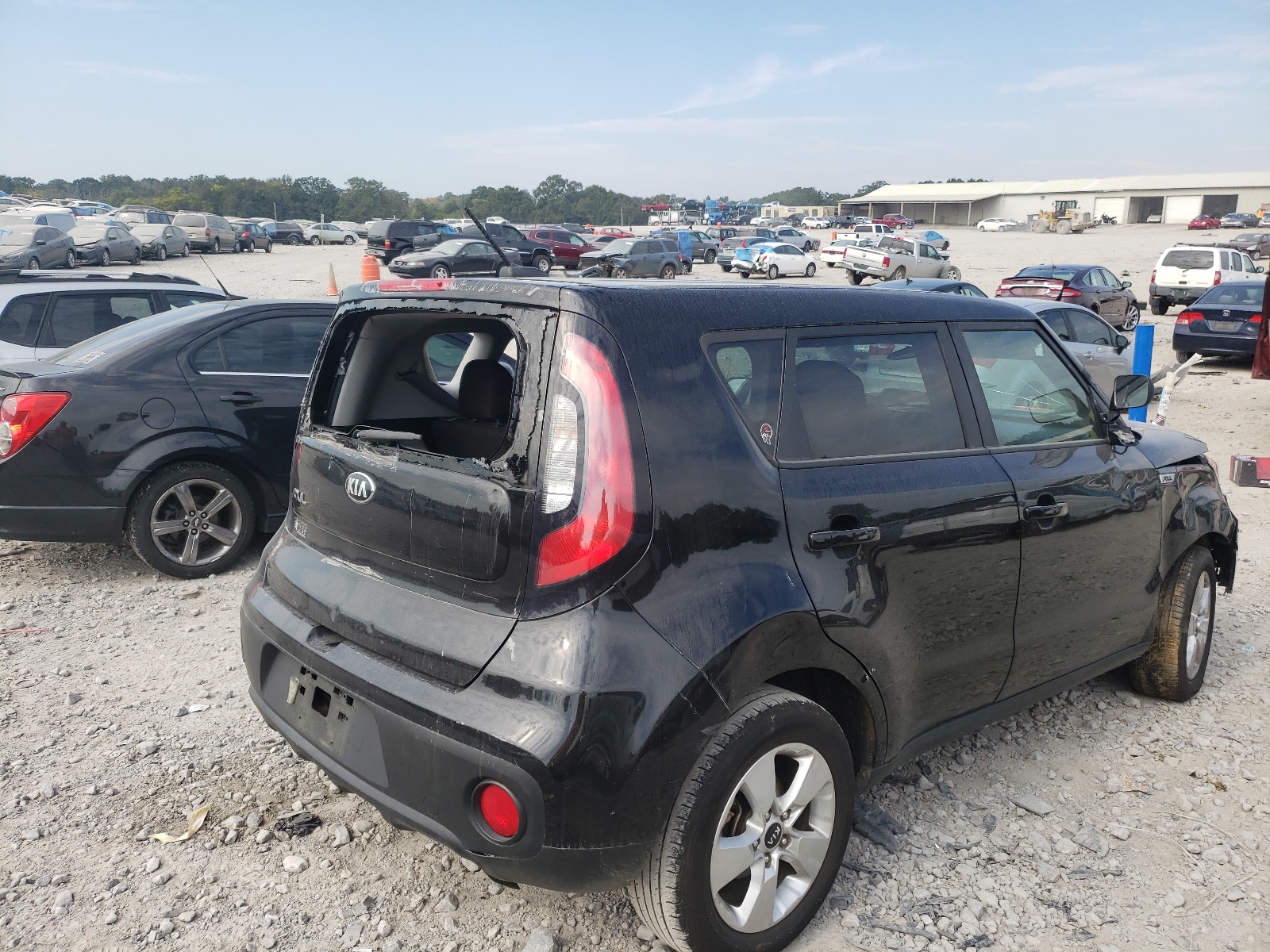 Zdjęcie 4 z aukcji – 2017 KIA SOUL z VIN KNDJN2A2XH7887451