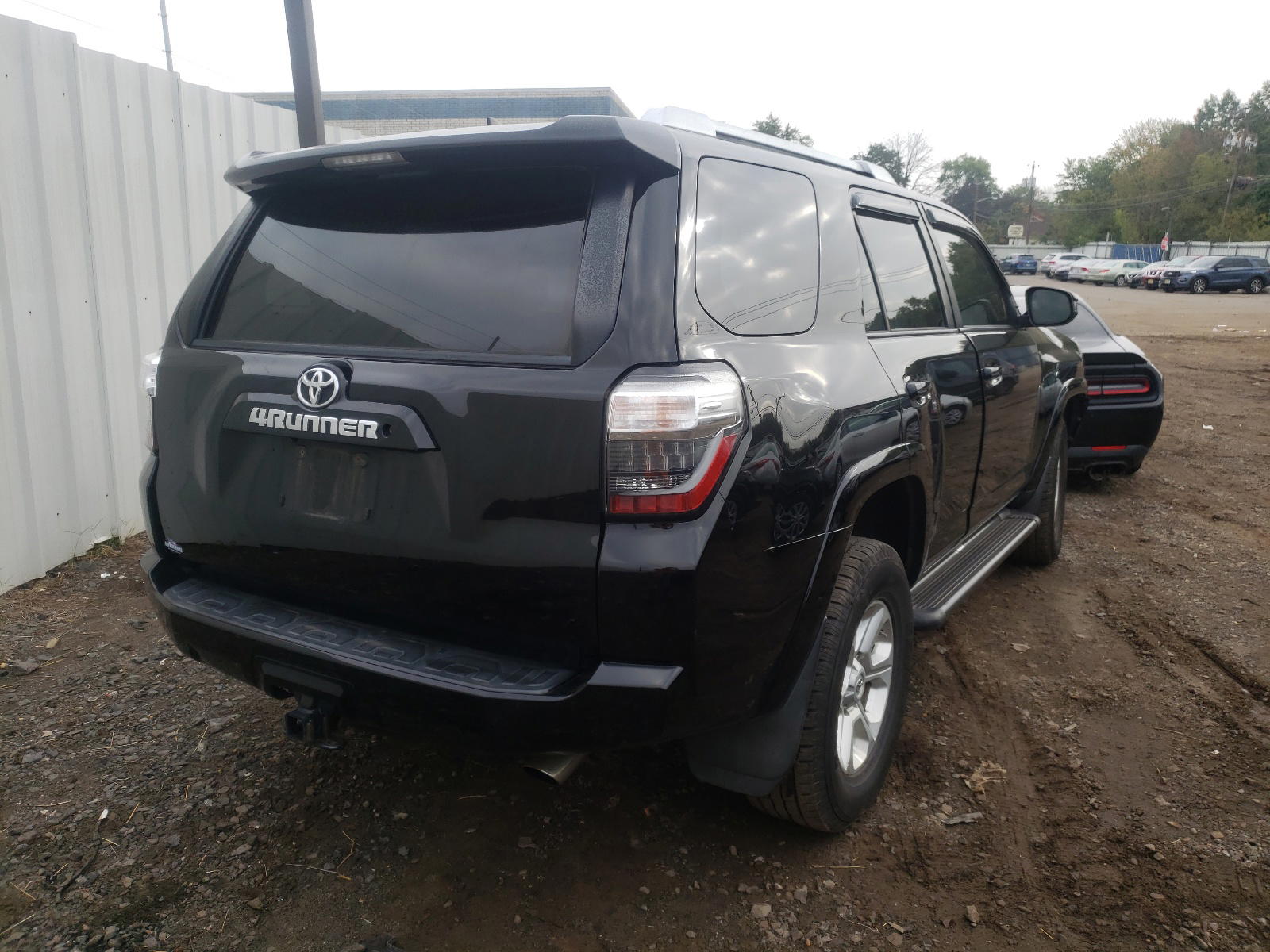 Photo 4 from auction – 2014 TOYOTA 4RUNNER SR with VIN JTEBU5JR1E5201600