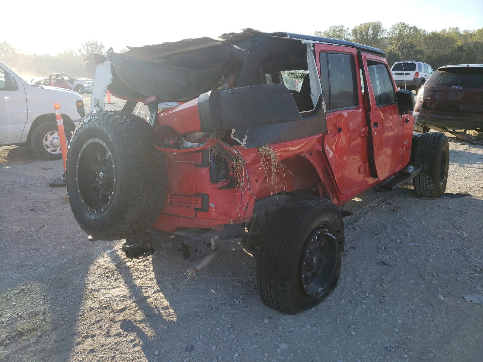 Photo 4 from auction – 2017 JEEP WRANGLER U with VIN 1C4BJWEG2HL504977