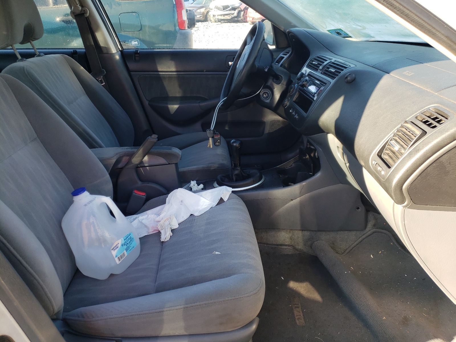 Photo 5 from auction – 2005 HONDA CIVIC LX with VIN 2HGES15535H564224