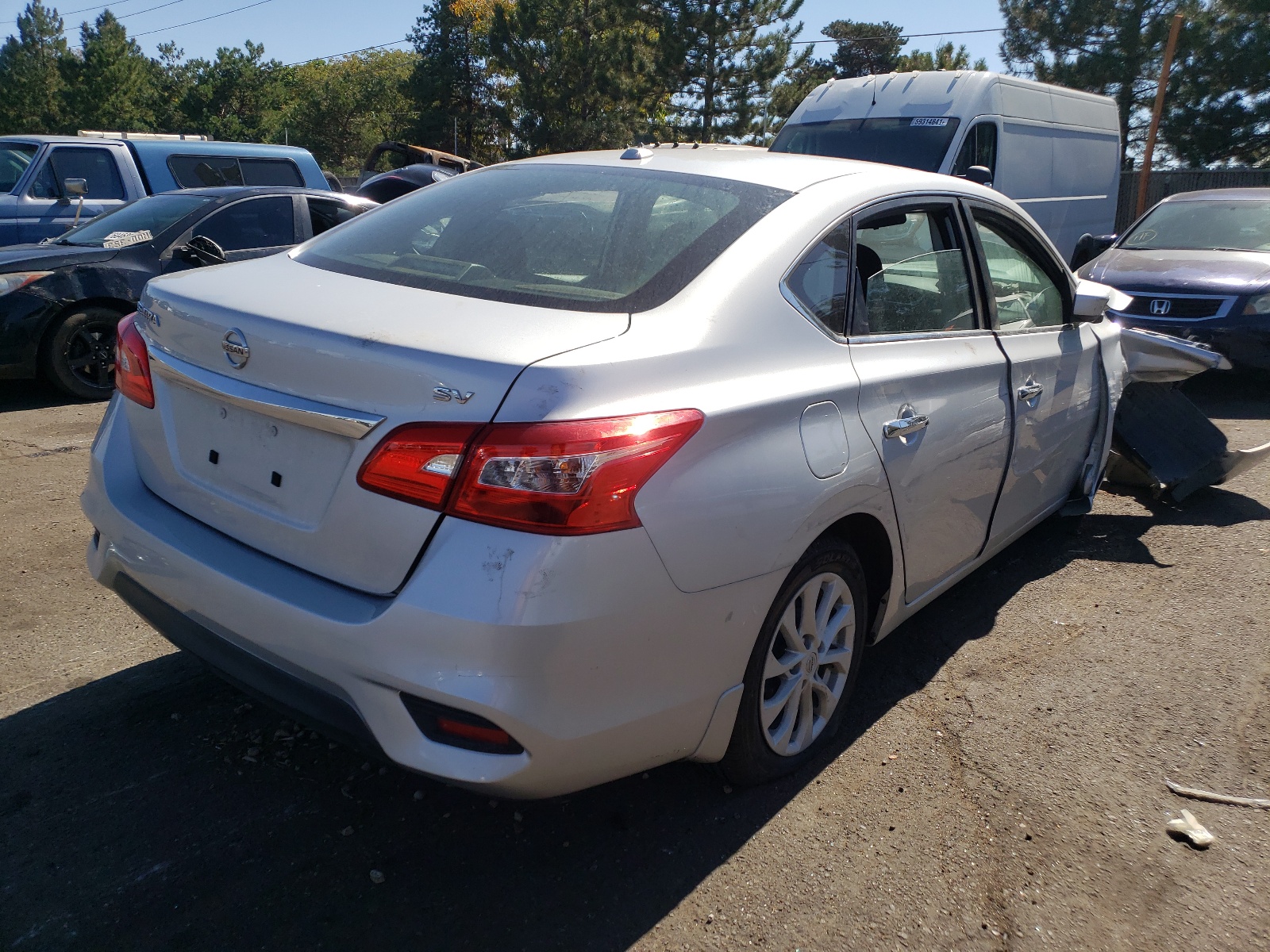 Photo 4 from auction – 2019 NISSAN SENTRA S with VIN 3N1AB7AP1KL606676