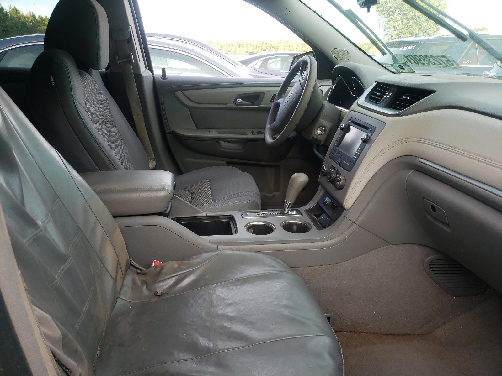 Photo 5 from auction – 2015 CHEVROLET TRAVERSE L with VIN 1GNKVFKD3FJ320520