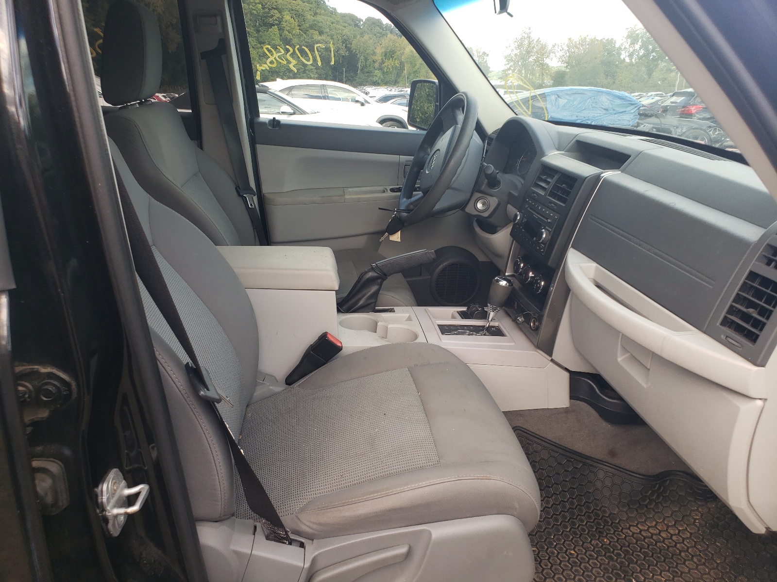 Photo 5 from auction – 2008 JEEP LIBERTY with VIN 1J8GN28K88W194361