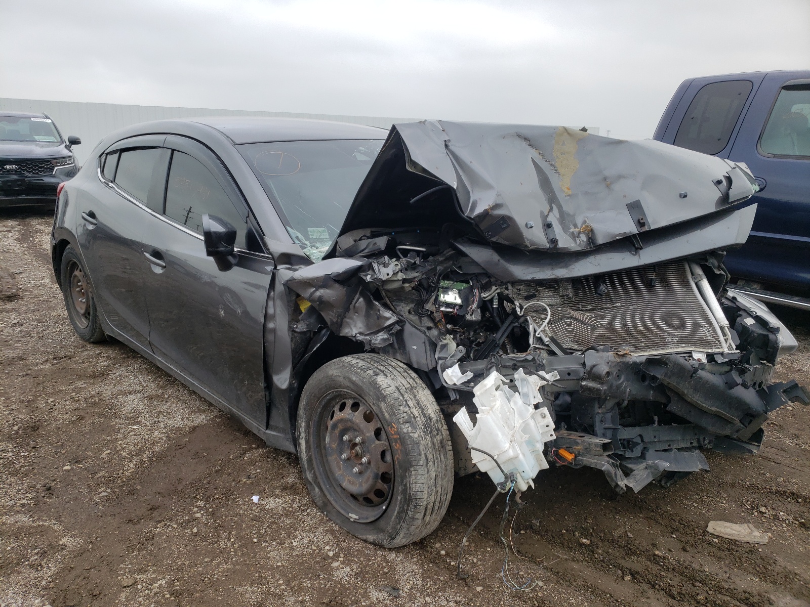 MAZDA 3 TOURING 2018 with VIN 3MZBN1L33JM225997 - Photo from auction