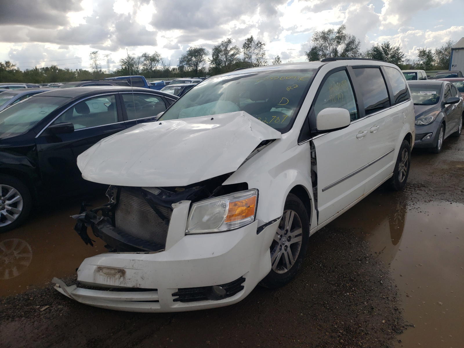 Photo 2 from auction – 2010 DODGE GRAND CARA with VIN 2D4RN5DX4AR332787