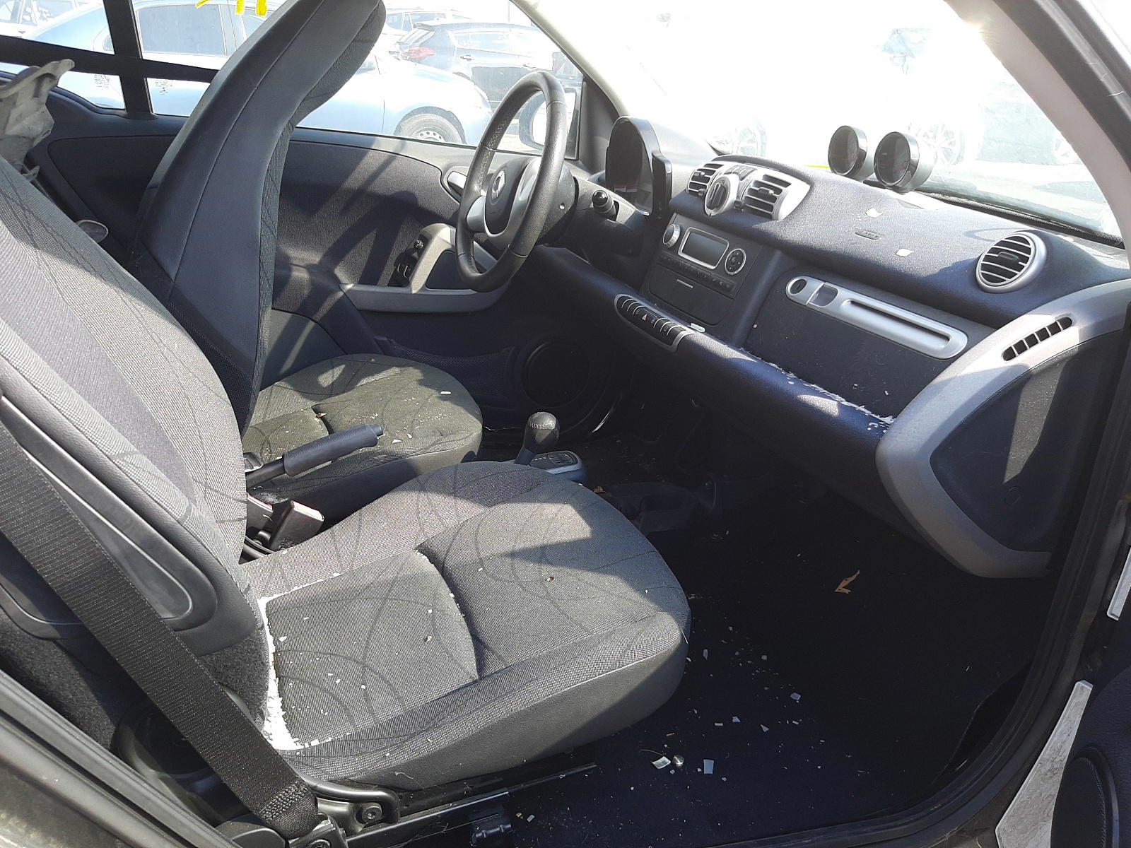 Photo 5 from auction – 2014 SMART FORTWO with VIN WMEEJ9AA0EK766726
